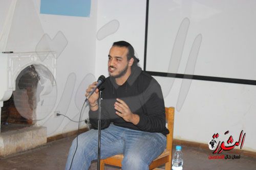 بالصور| "وشوشة بصوت عالي" قضايا شبابية بنكهة ساخرة