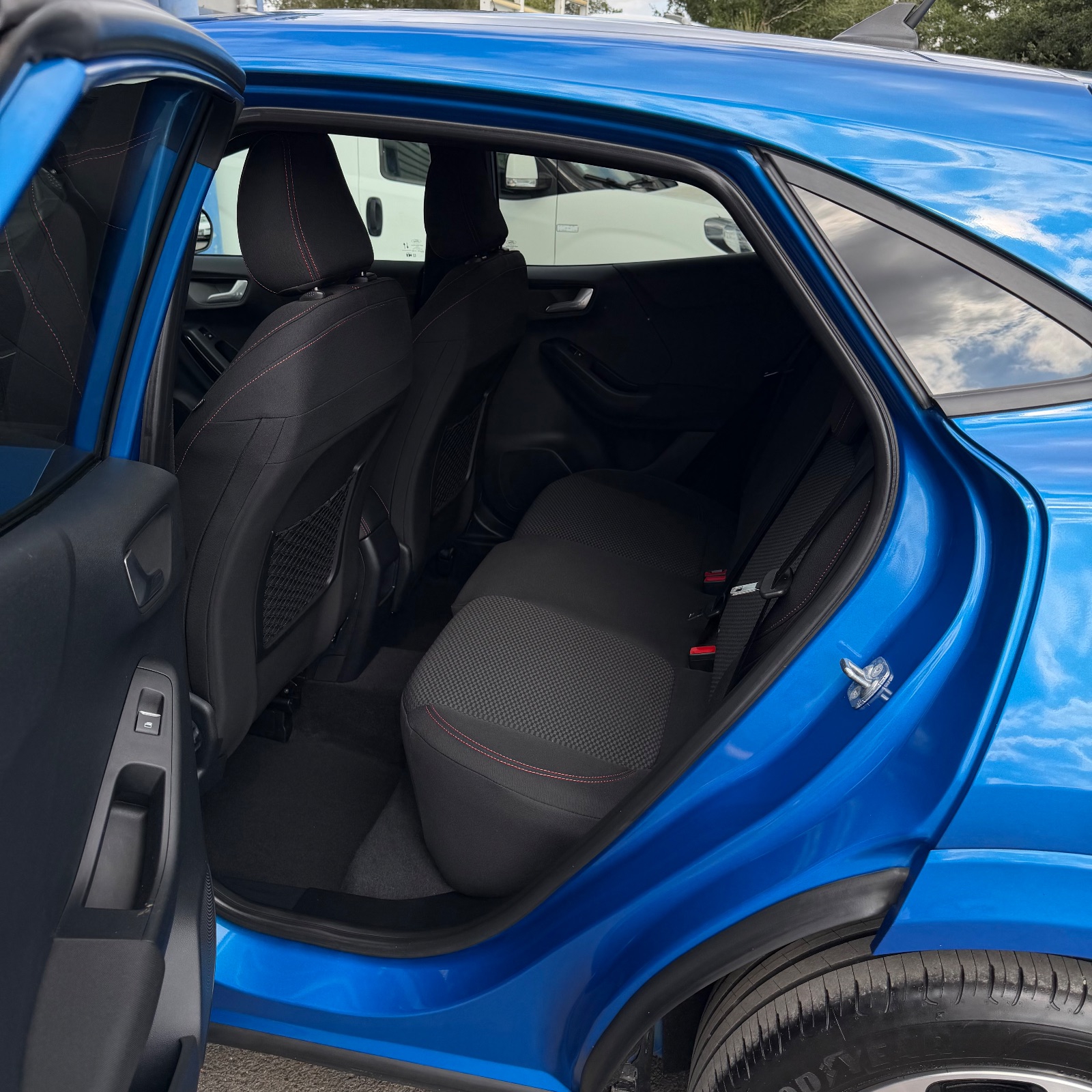 Ford Puma 1.0 Flexifuel 125ch mHEV S&S BVM6 ST-Line — photo 5