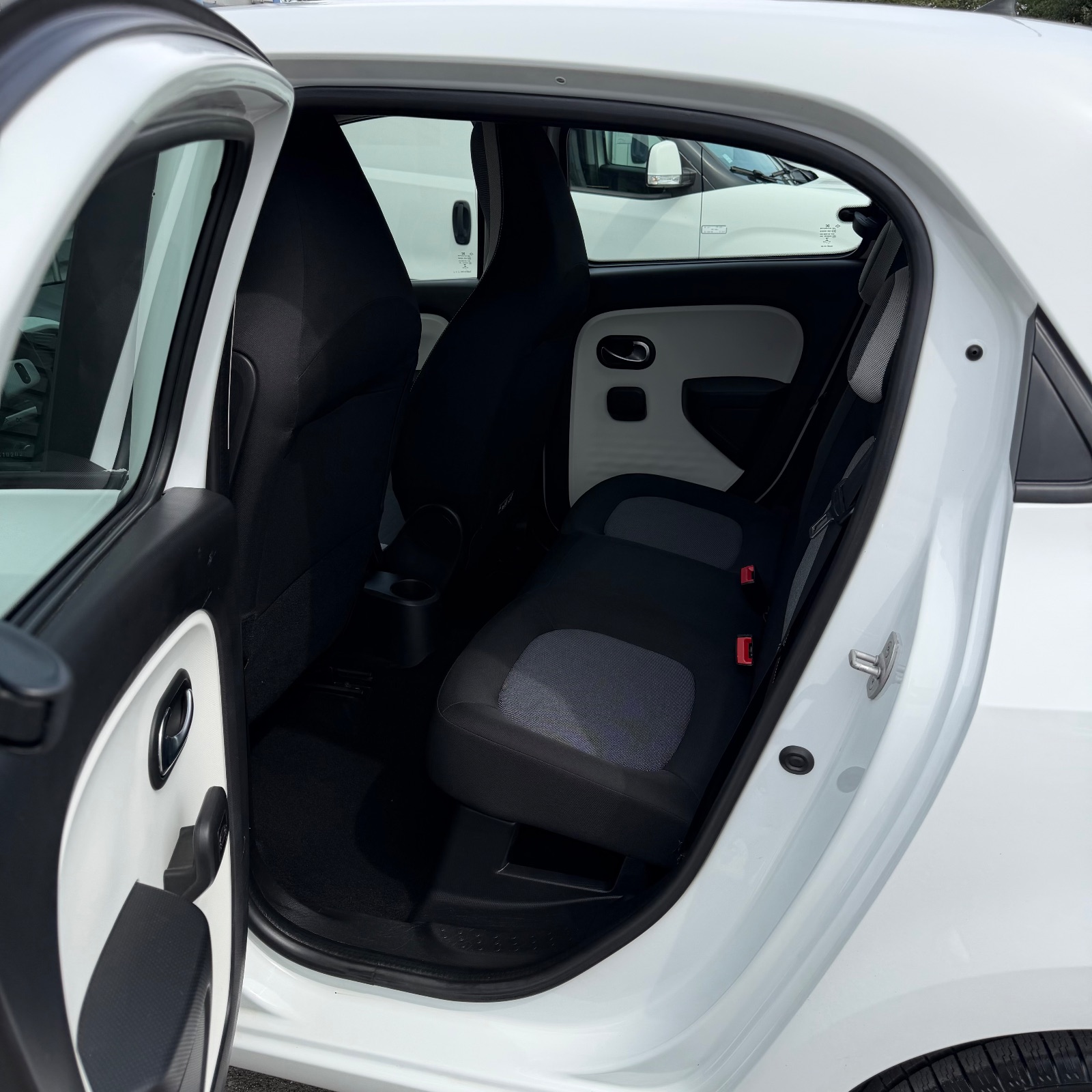 Renault Twingo 1.0 SCe 70ch Zen Euro6 — photo 5