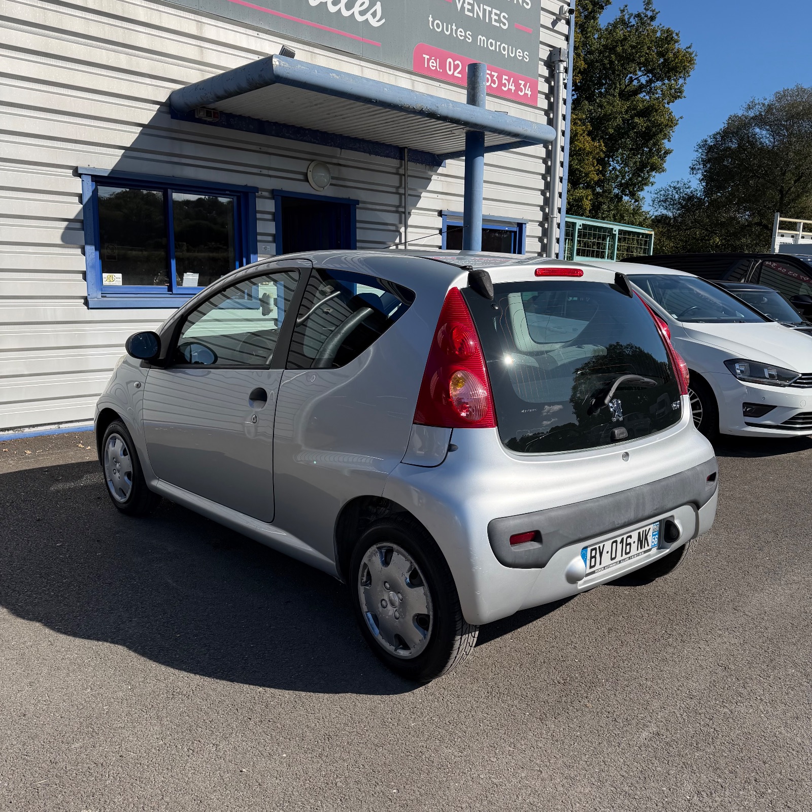 PEUGEOT 107 1.0 12V Urban 3p — photo 2