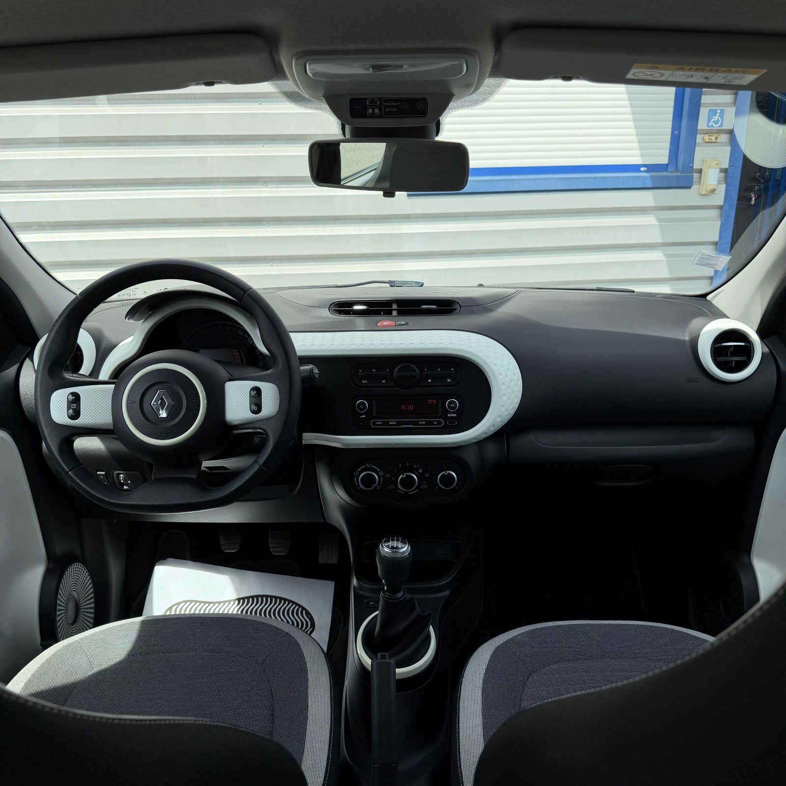 Renault Twingo 1.0 SCe 65ch Zen - 21 — photo 3