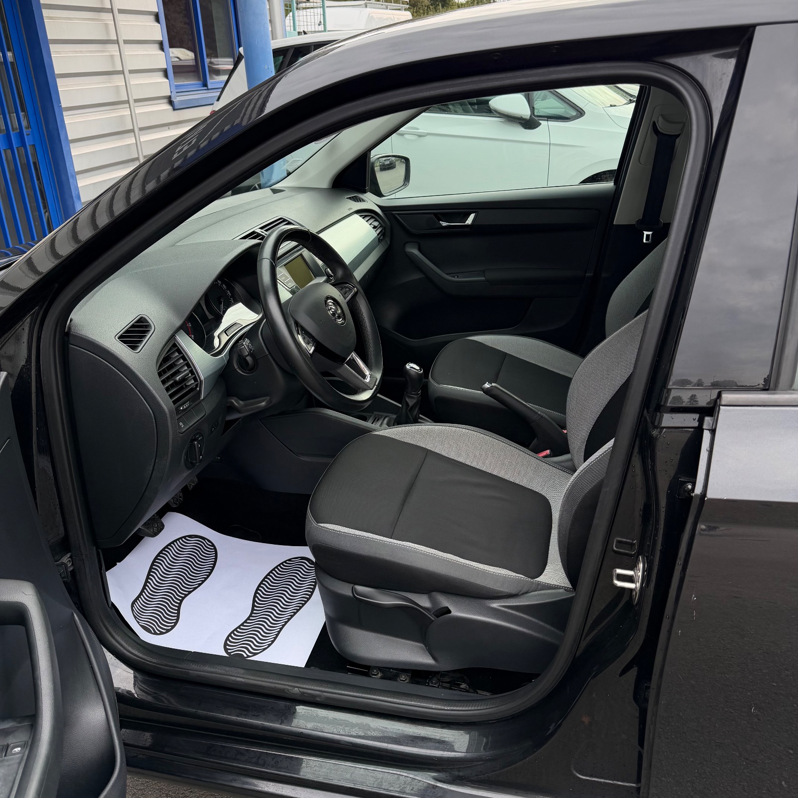 SKODA Fabia 1.2 TSI 90ch Ambition Greentec — photo 4