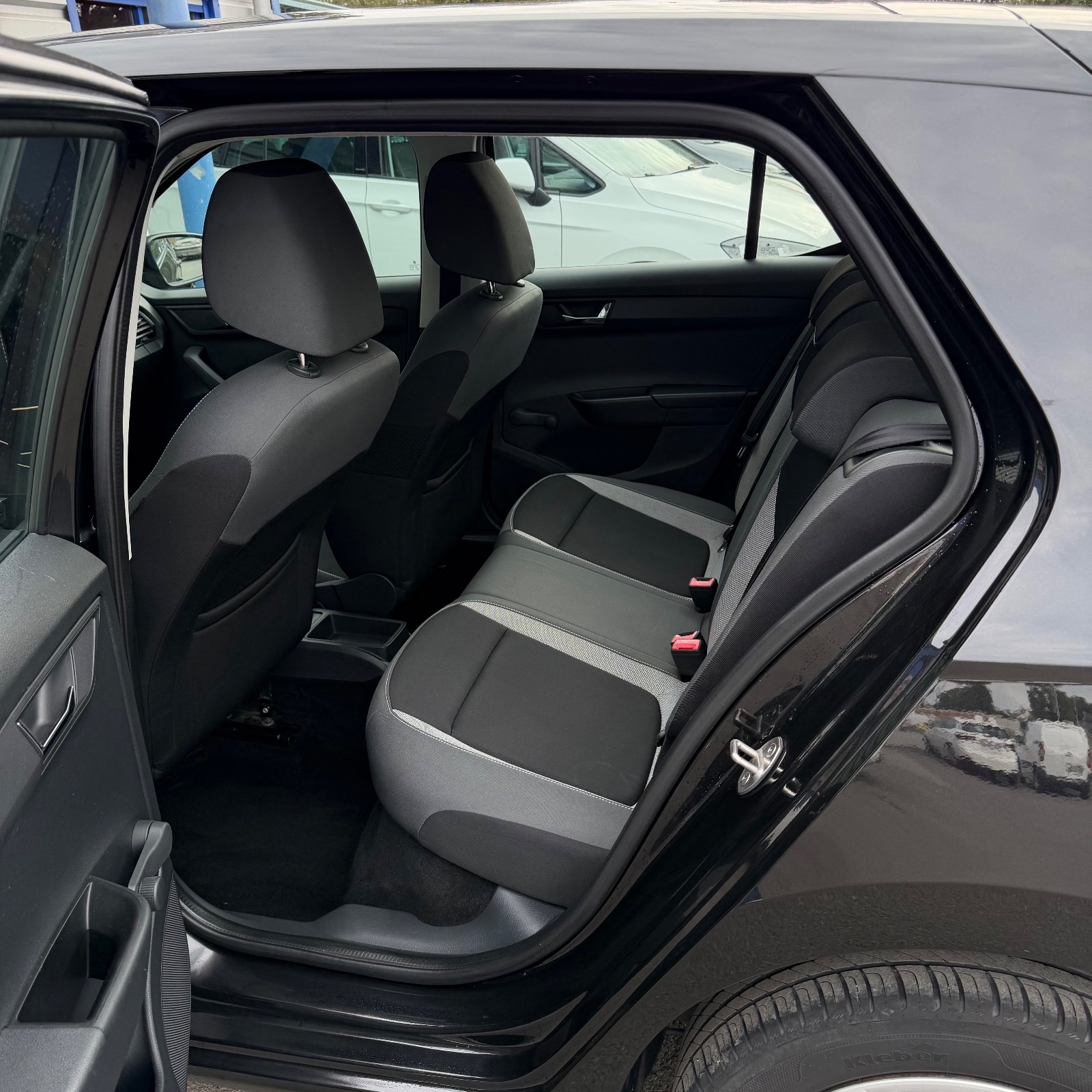 SKODA Fabia 1.2 TSI 90ch Ambition Greentec — photo 5