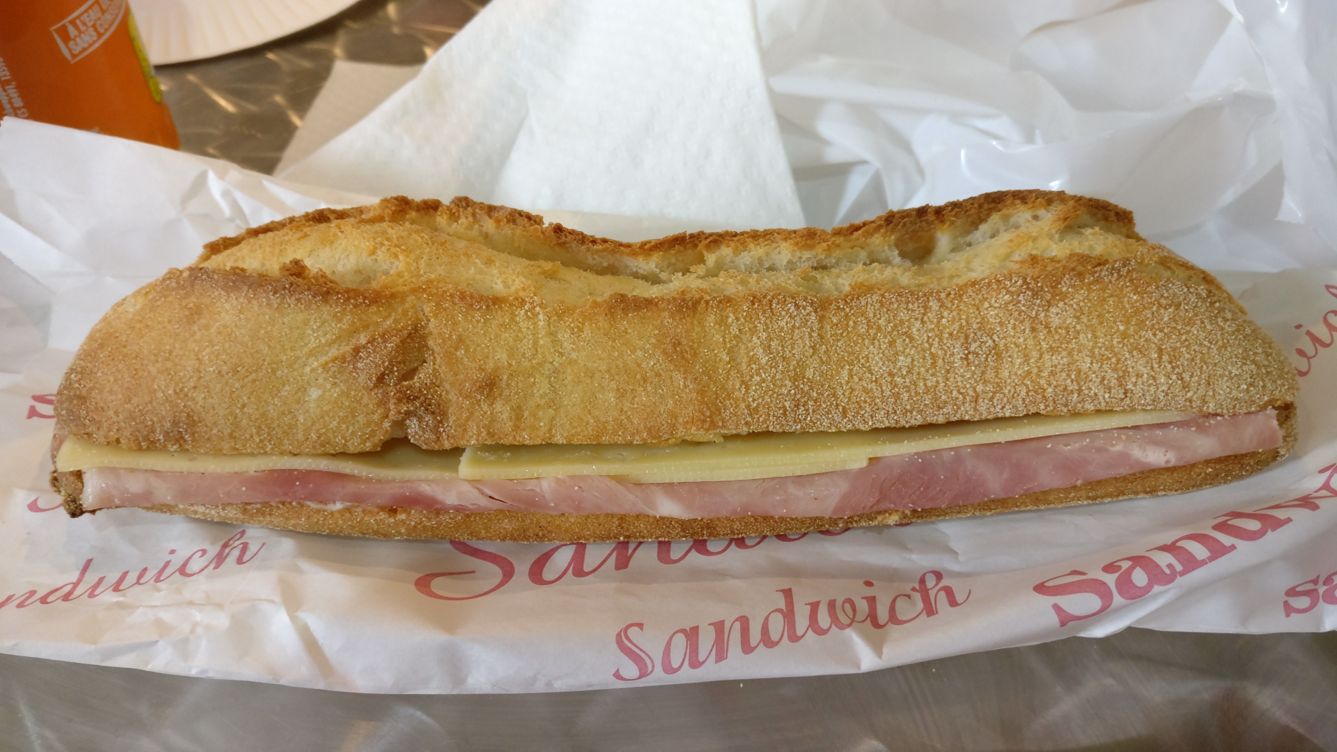 Photo du produit Sandwich Jambon Fromage prise par Benbb96