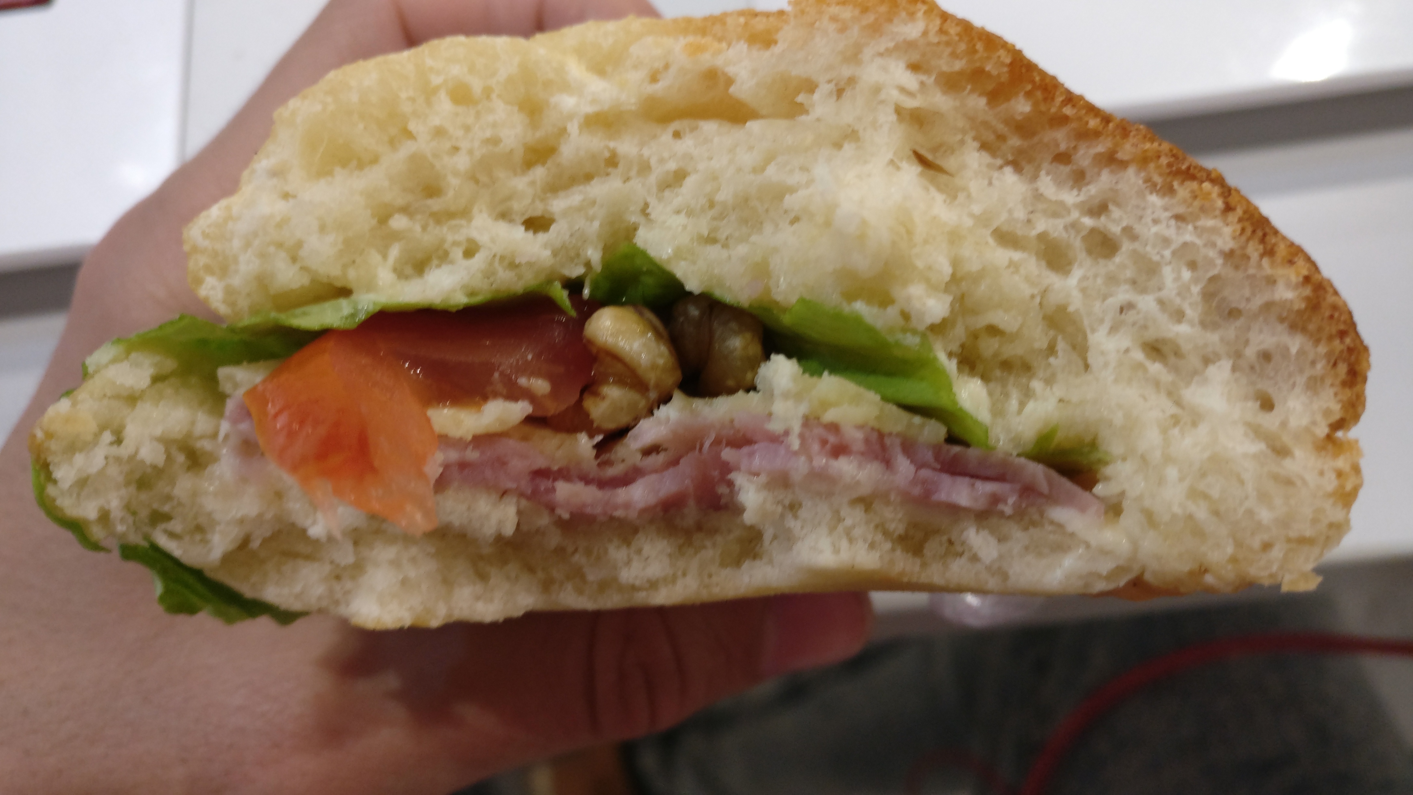 Photo du produit Sandwich emmental jambon noix [Boulangerie - Le moment d'y goûter] prise par Benbb96