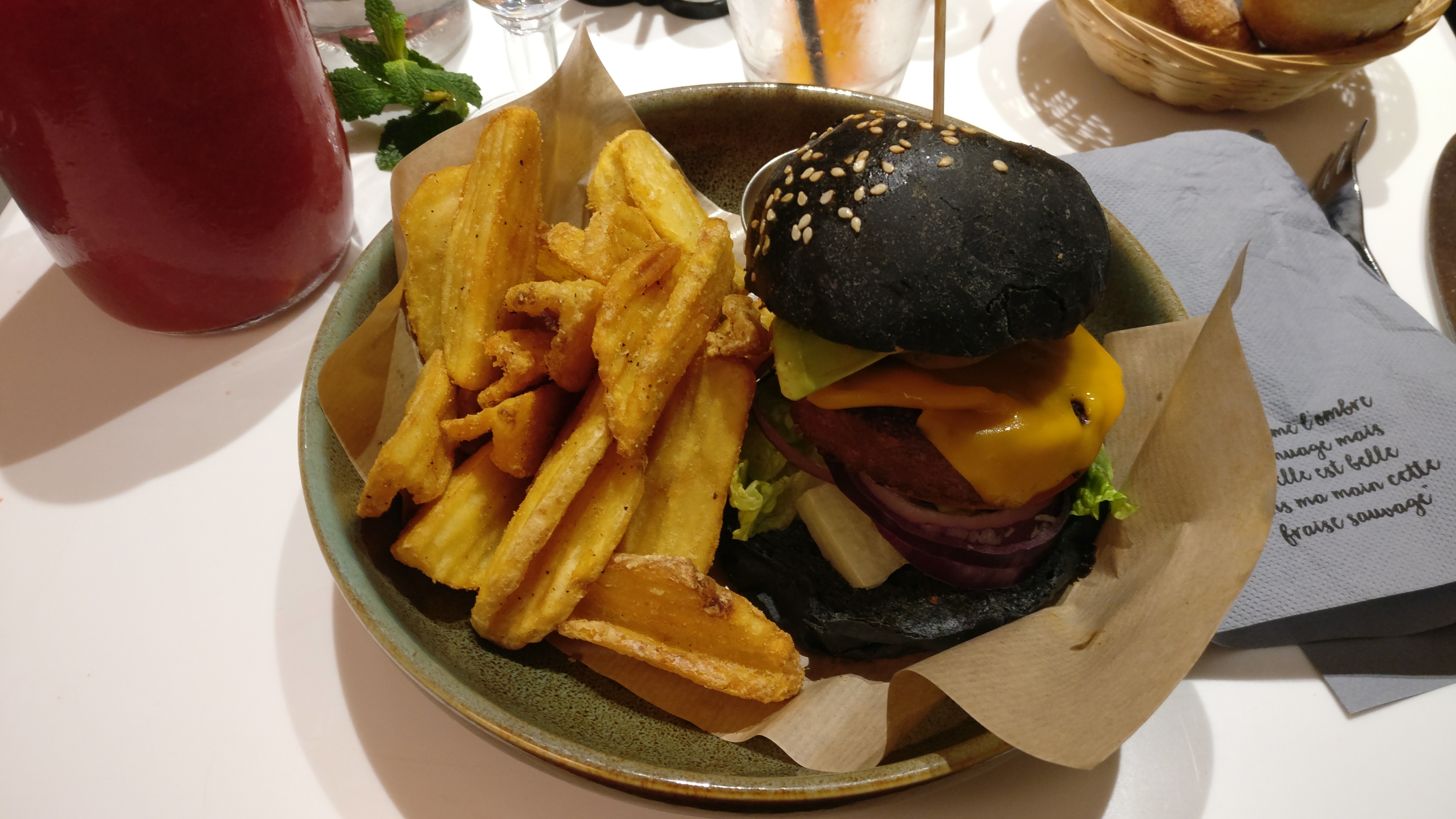 Photo du produit Vegan Burger [Restaurant - Le Paradis du Fruit] prise par Benbb96