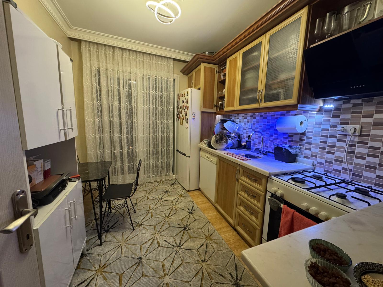 Bayraklı Fuat Edip Baksı Mahallesinde 3+1 95 m2 Deniz Manzaralı