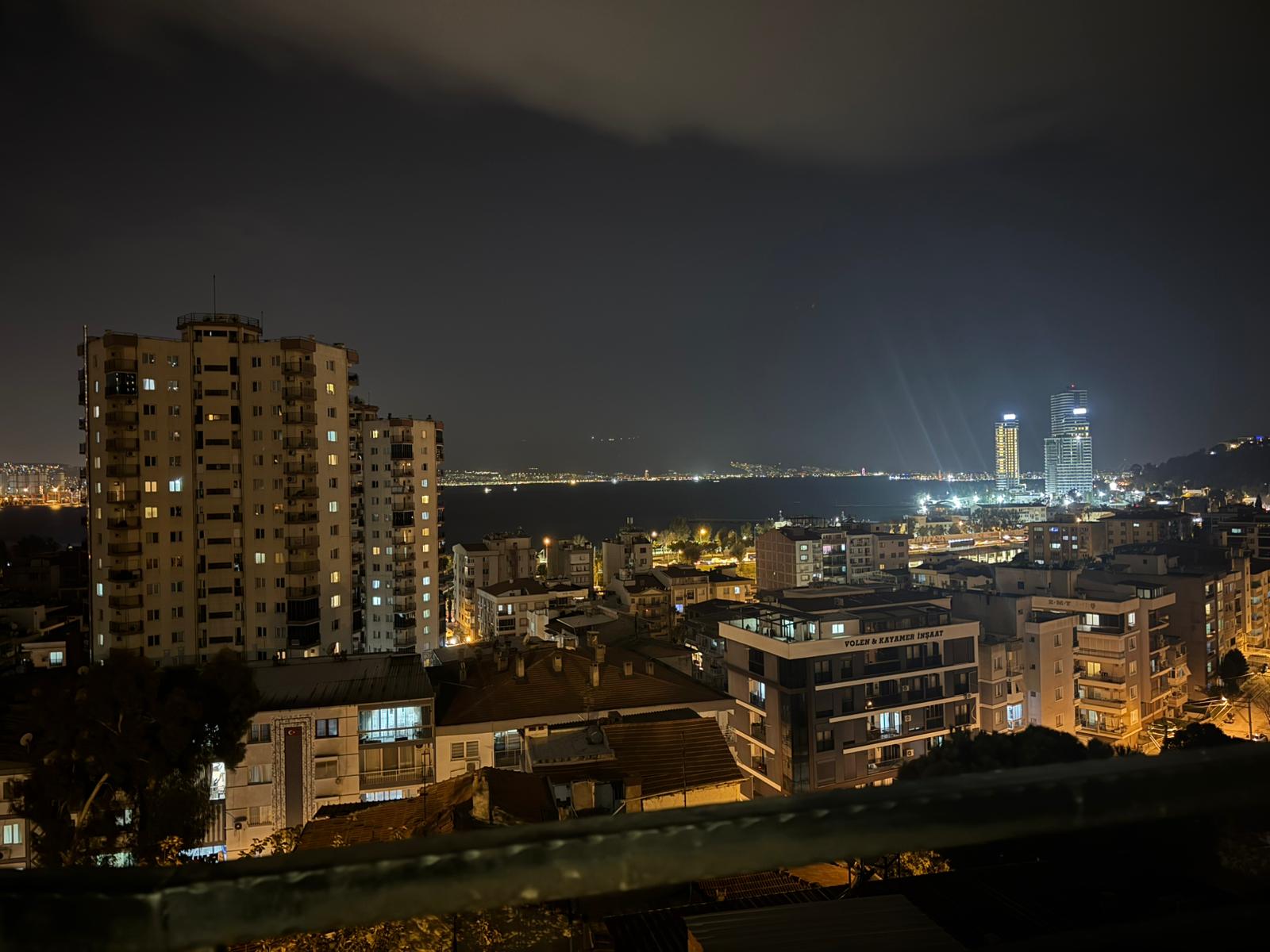 Bayraklı Fuat Edip Baksı Mahallesinde 3+1 95 m2 Deniz Manzaralı