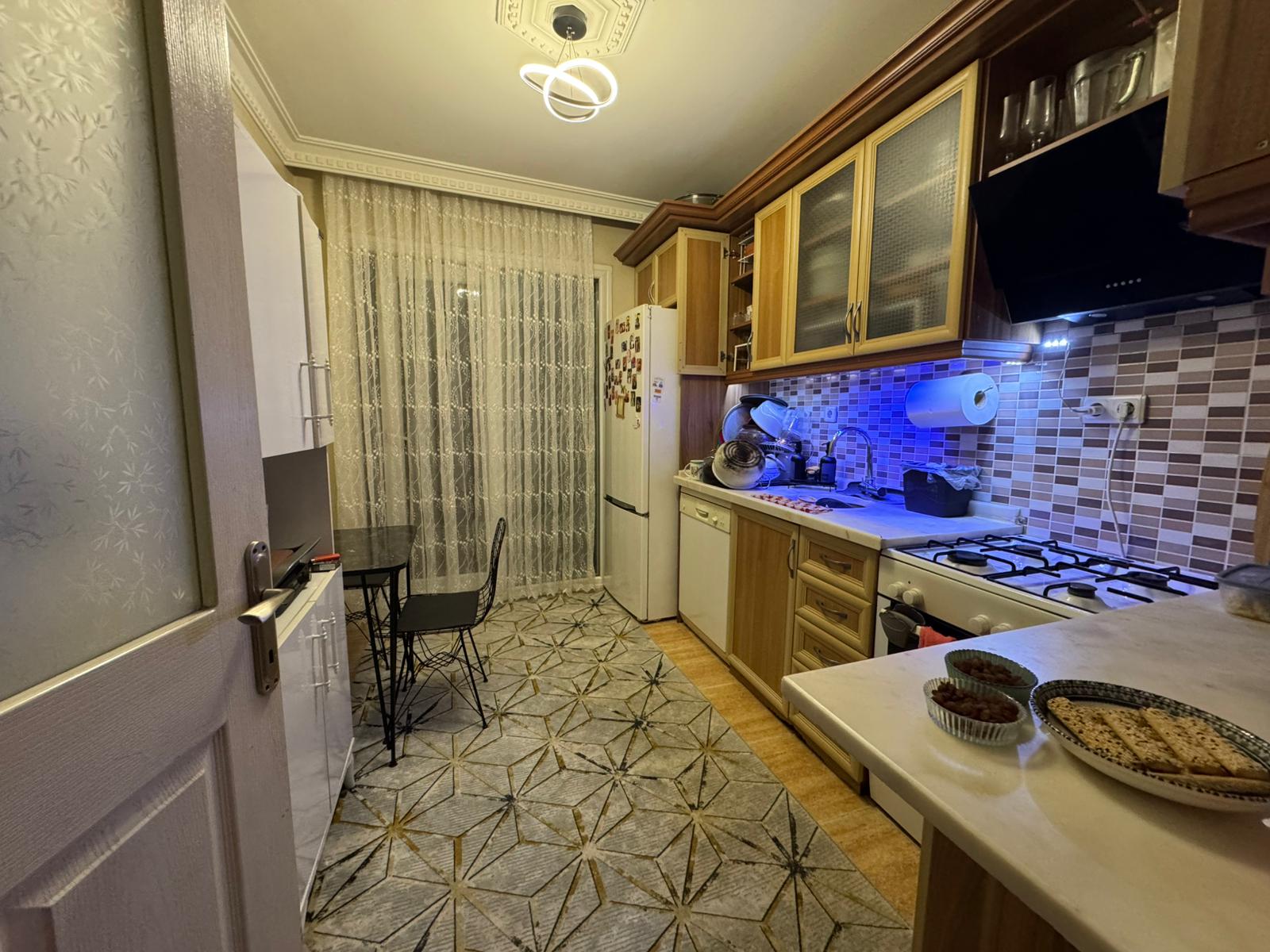 Bayraklı Fuat Edip Baksı Mahallesinde 3+1 95 m2 Deniz Manzaralı