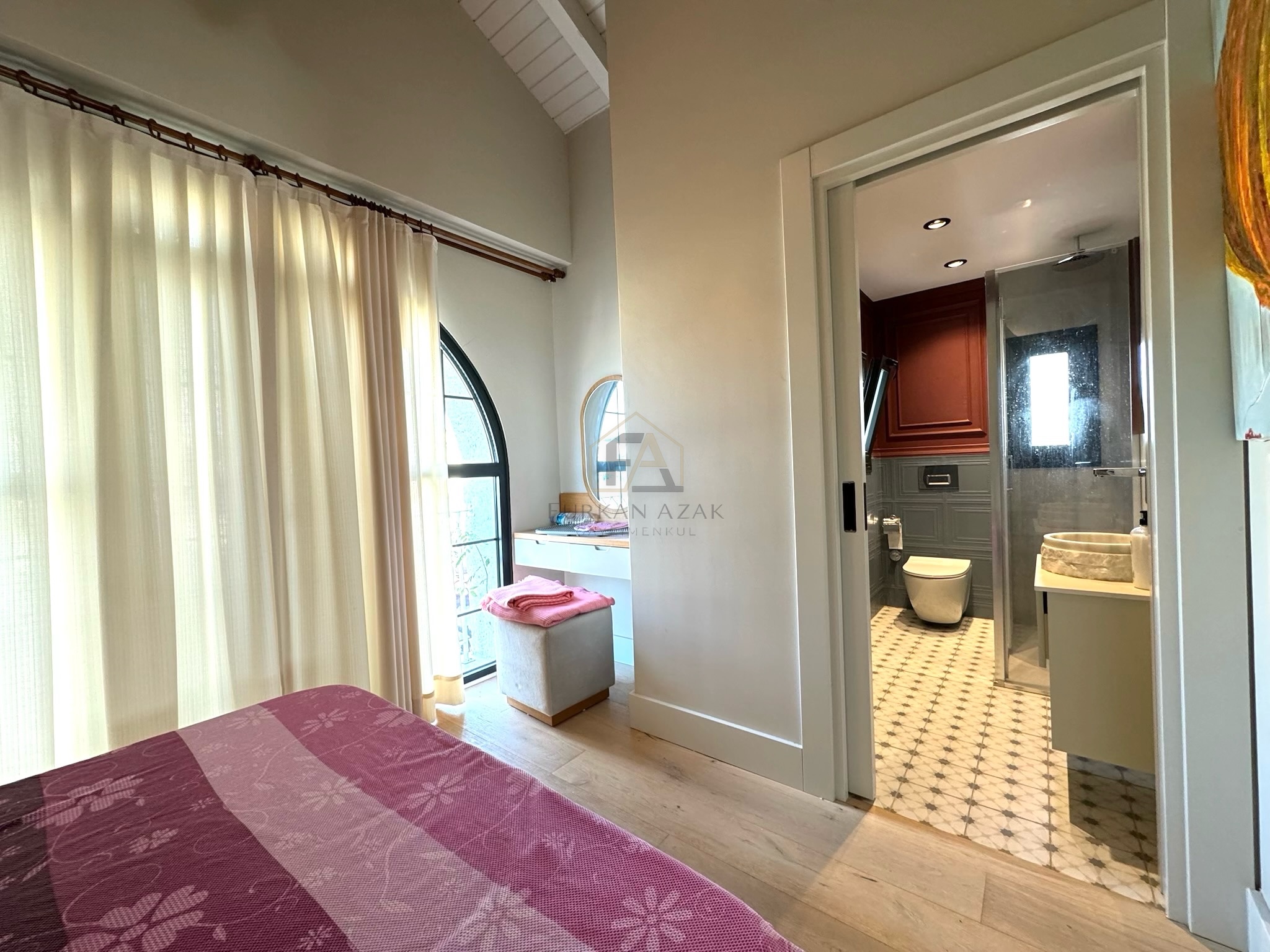 ÇEŞME ALAÇATI SIFIR TAŞ KONSEPT VİLLA