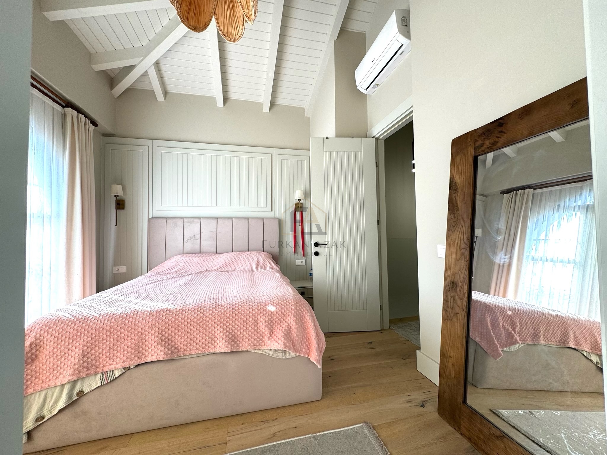 ÇEŞME ALAÇATI SIFIR TAŞ KONSEPT VİLLA