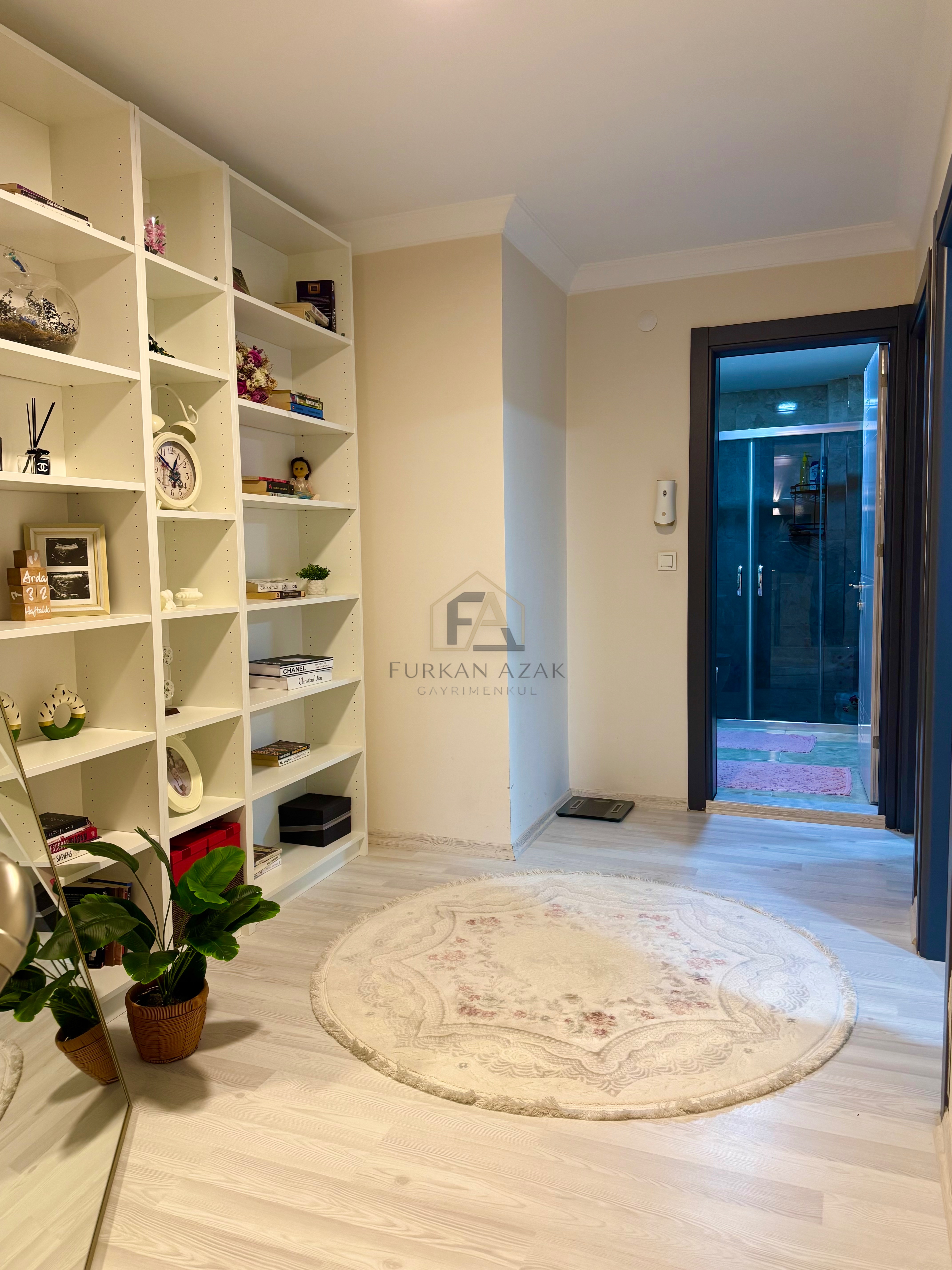 İZMİR KARABAĞLAR’DA 4+1 4 YAŞINDA 179m2