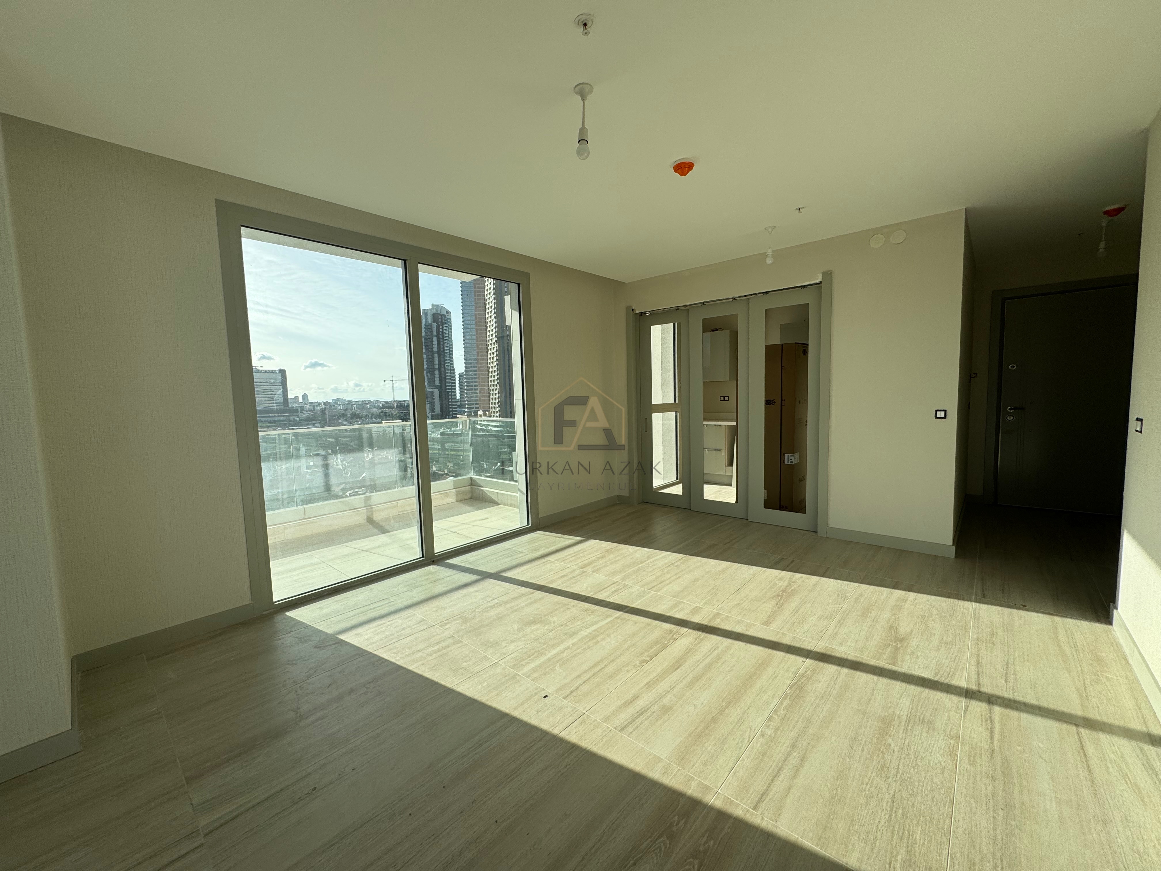 İZMİR MEGAPOL’DE SIFIR 2+1 HAVUZLU REZİDANS