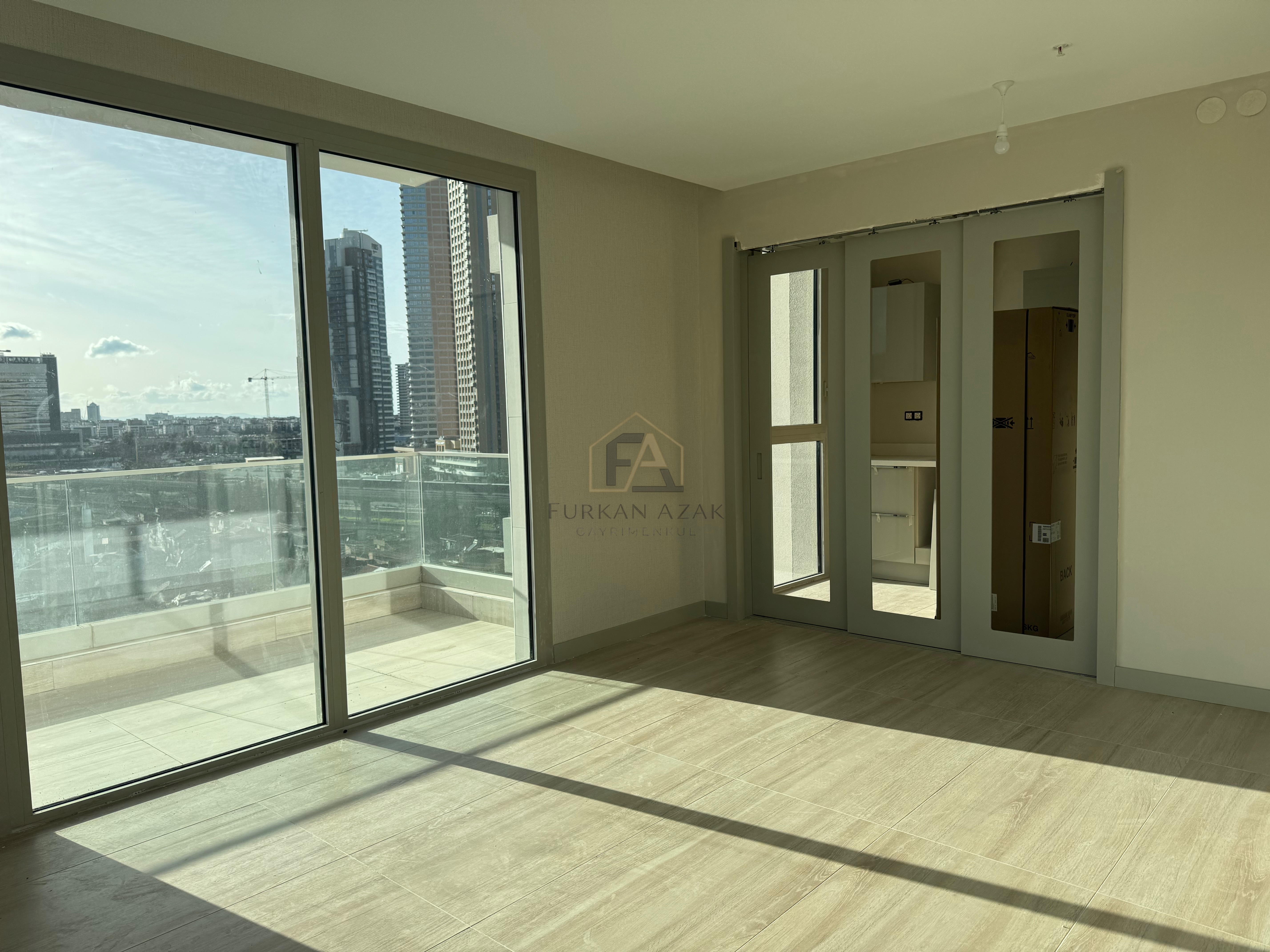 İZMİR MEGAPOL’DE SIFIR 2+1 HAVUZLU REZİDANS