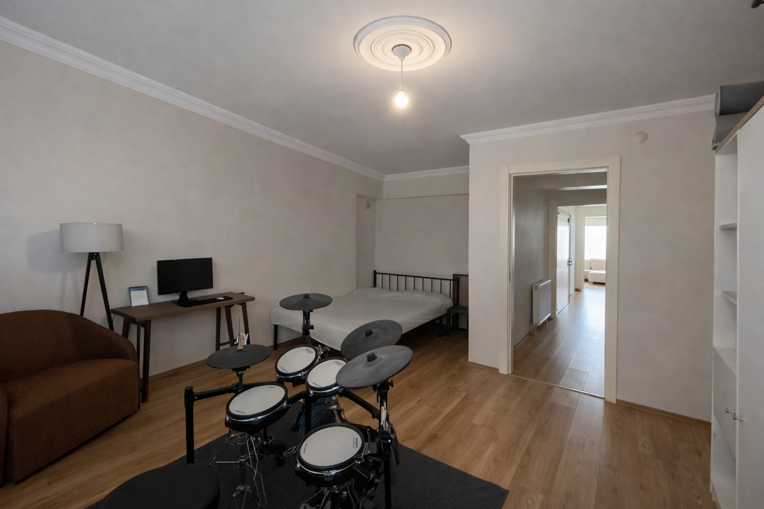 TARİHİ ASANSÖR YAKINI 5 YAŞINDA 2+1 120m2 DAİRE