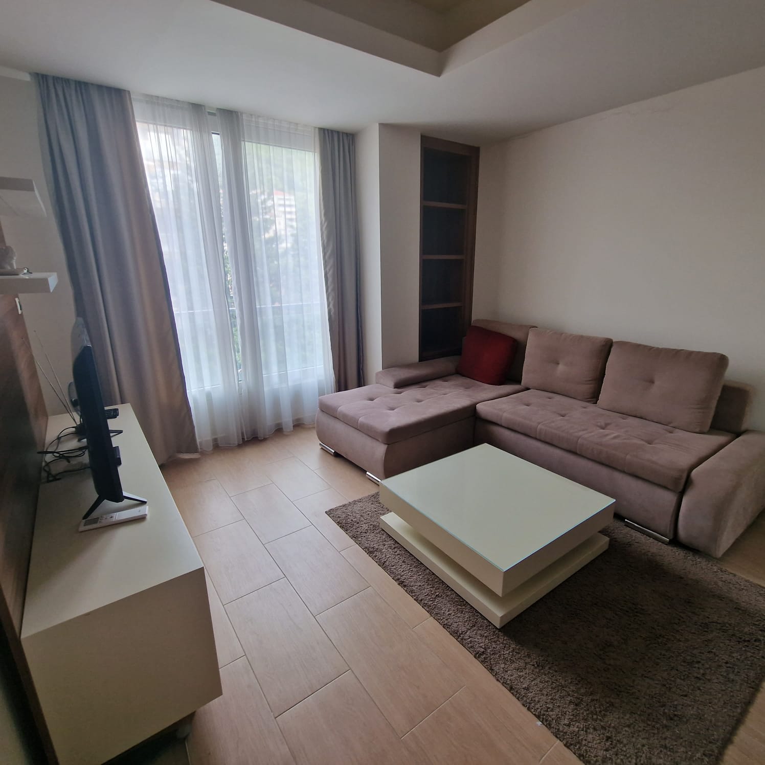One bedroom apartment with garage space in Budva*