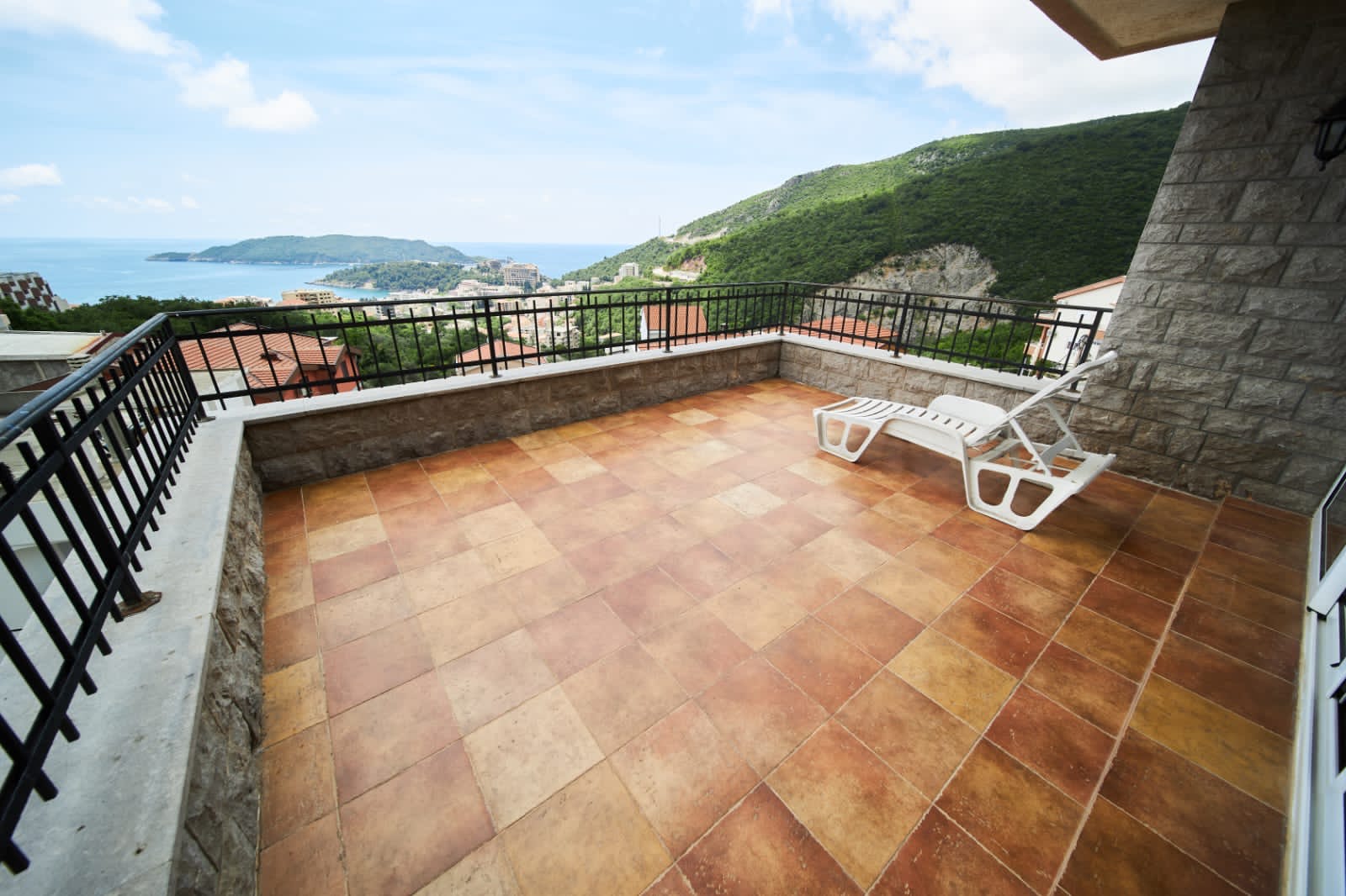 Ultra-Luxury Mansion with Panoramic Sea Views in Bečići Ivanovići