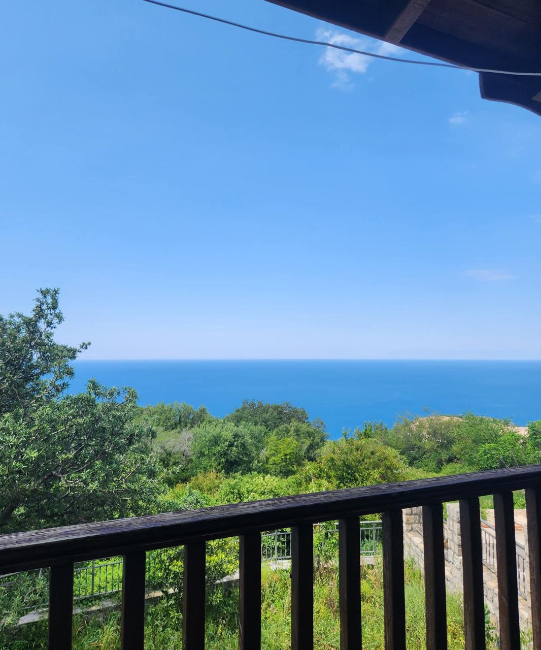 Detached House with Panoramic Sea Views & 3 Separate Apartments in Blizikuće, Budva Riviera*
