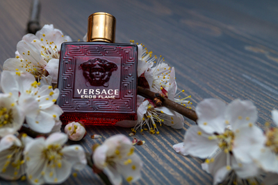 Versace Erkek Parfümleri – 2025’in En Çarpıcı Kokuları