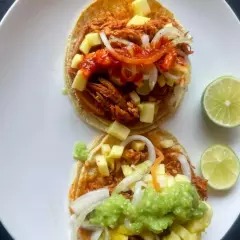 2 Tacos de Cerdo con Carnero