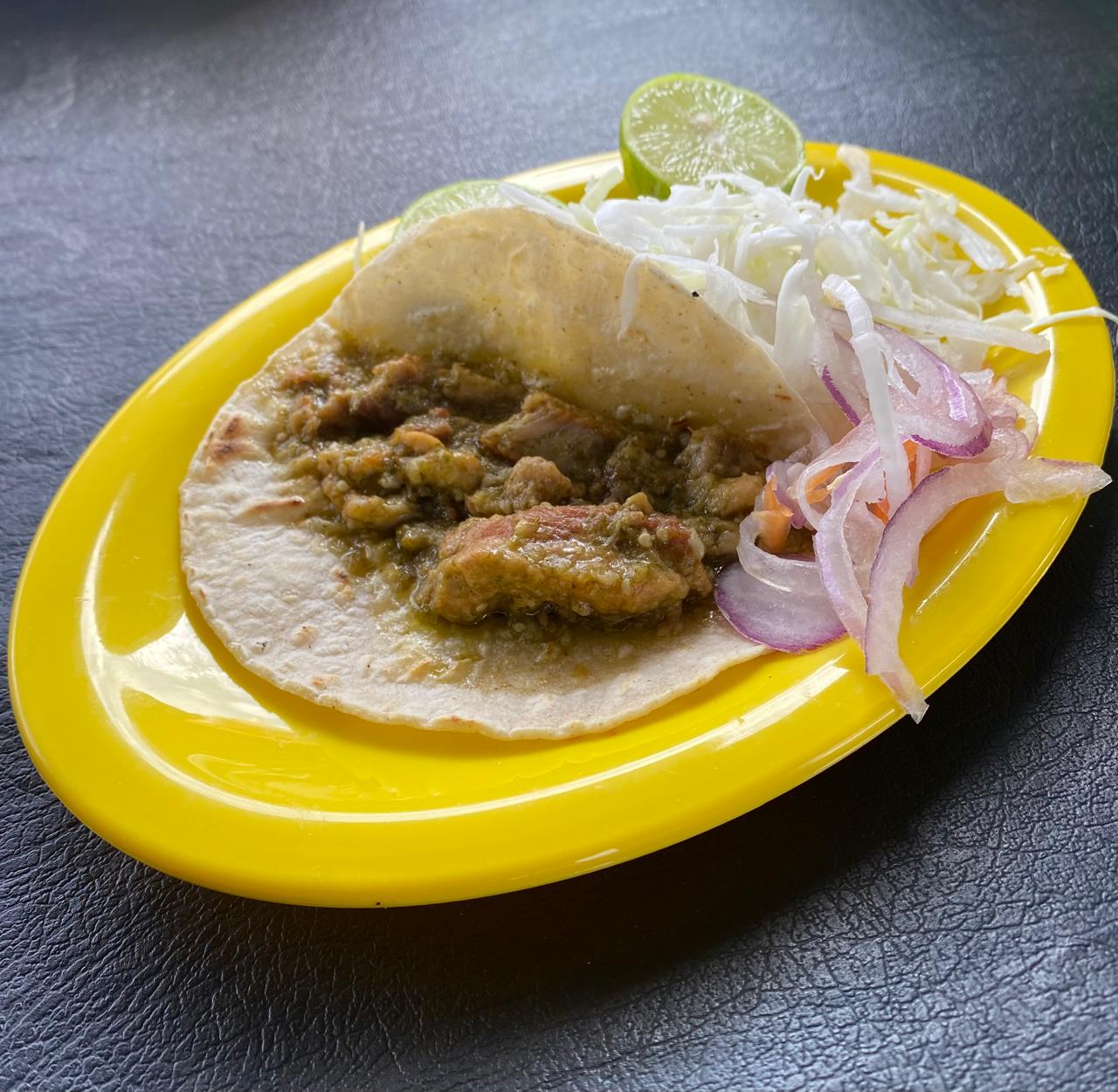 Taco de Chicharrón en salsa verde