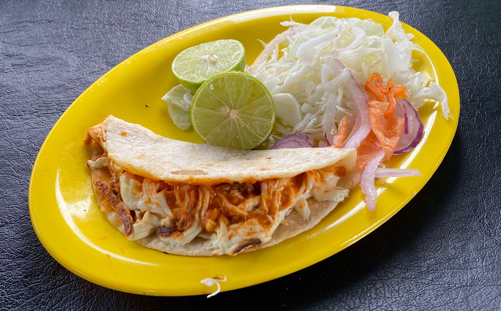 Taco de Frijoles con Queso