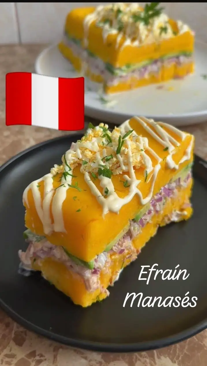 Causa rellena de pescado Efraín Manasés