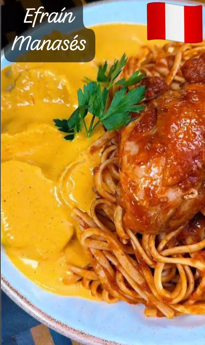 Tallarines rojos con papa a la huancaína Efraín Manasés