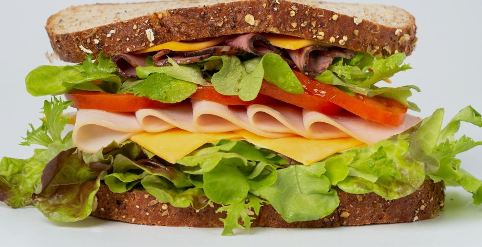 SSANWICHES. Jamón de pavo, atún, pollo