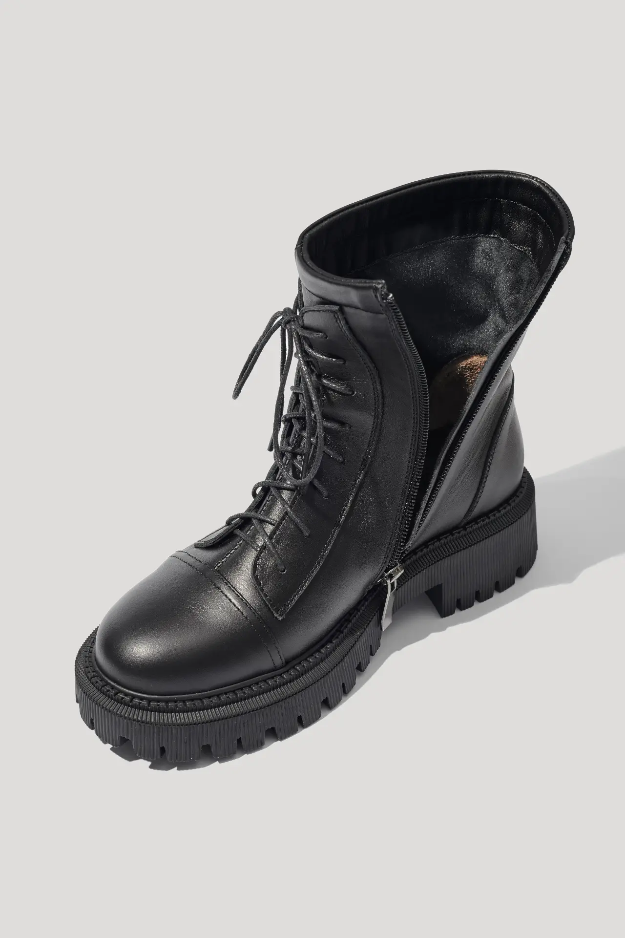 Черевики чорні шкіряні із замком збоку та шнурками, з флісом