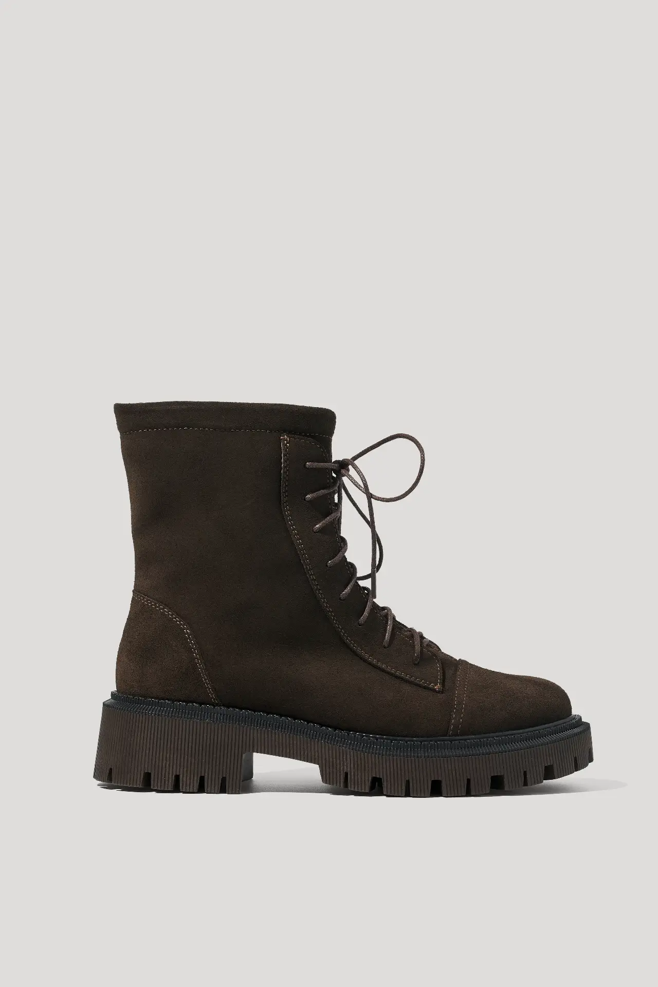 Черевики шоколадні замшеві із замком збоку та шнурками, з набивним хутром