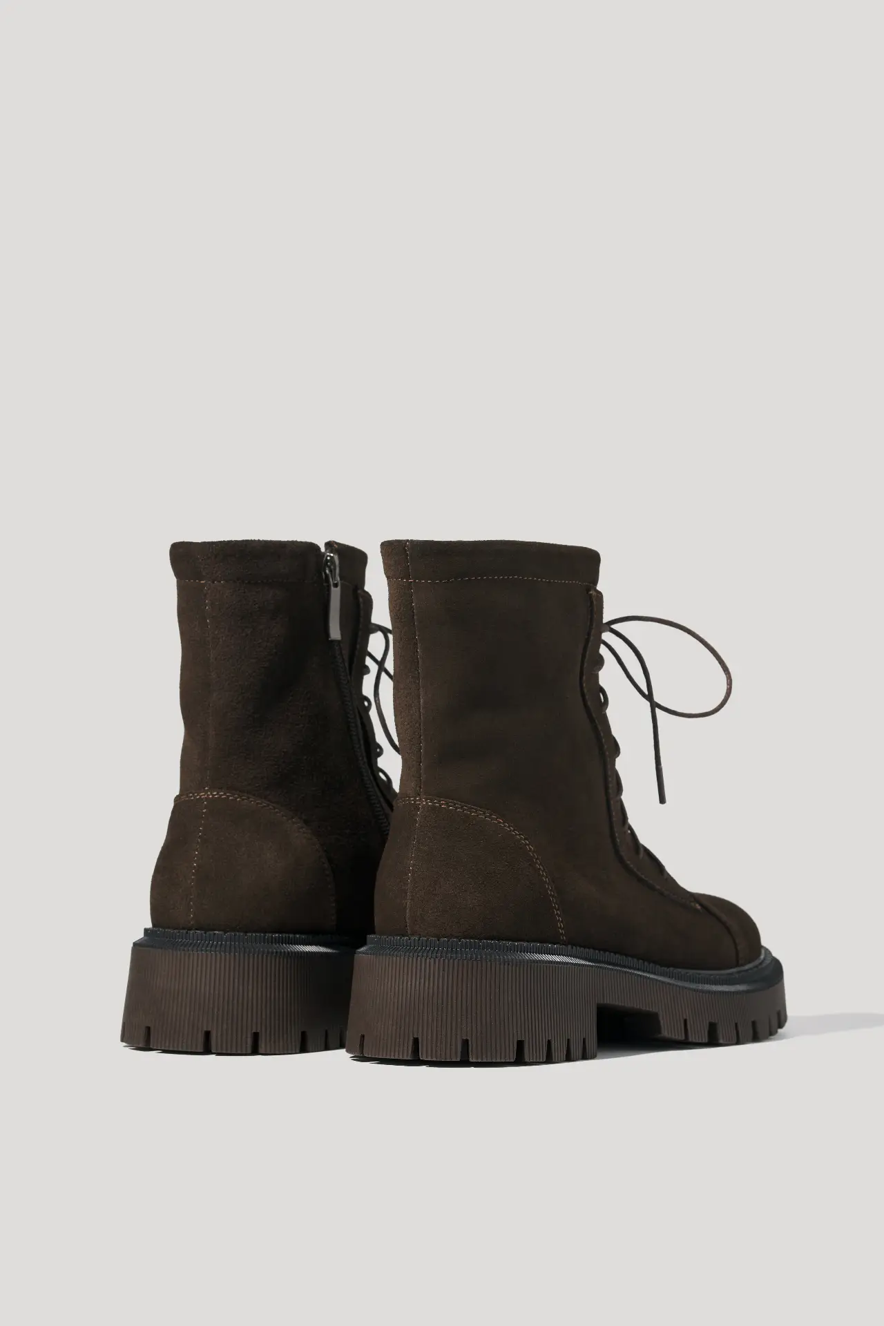 Черевики шоколадні замшеві із замком збоку та шнурками, з набивним хутром