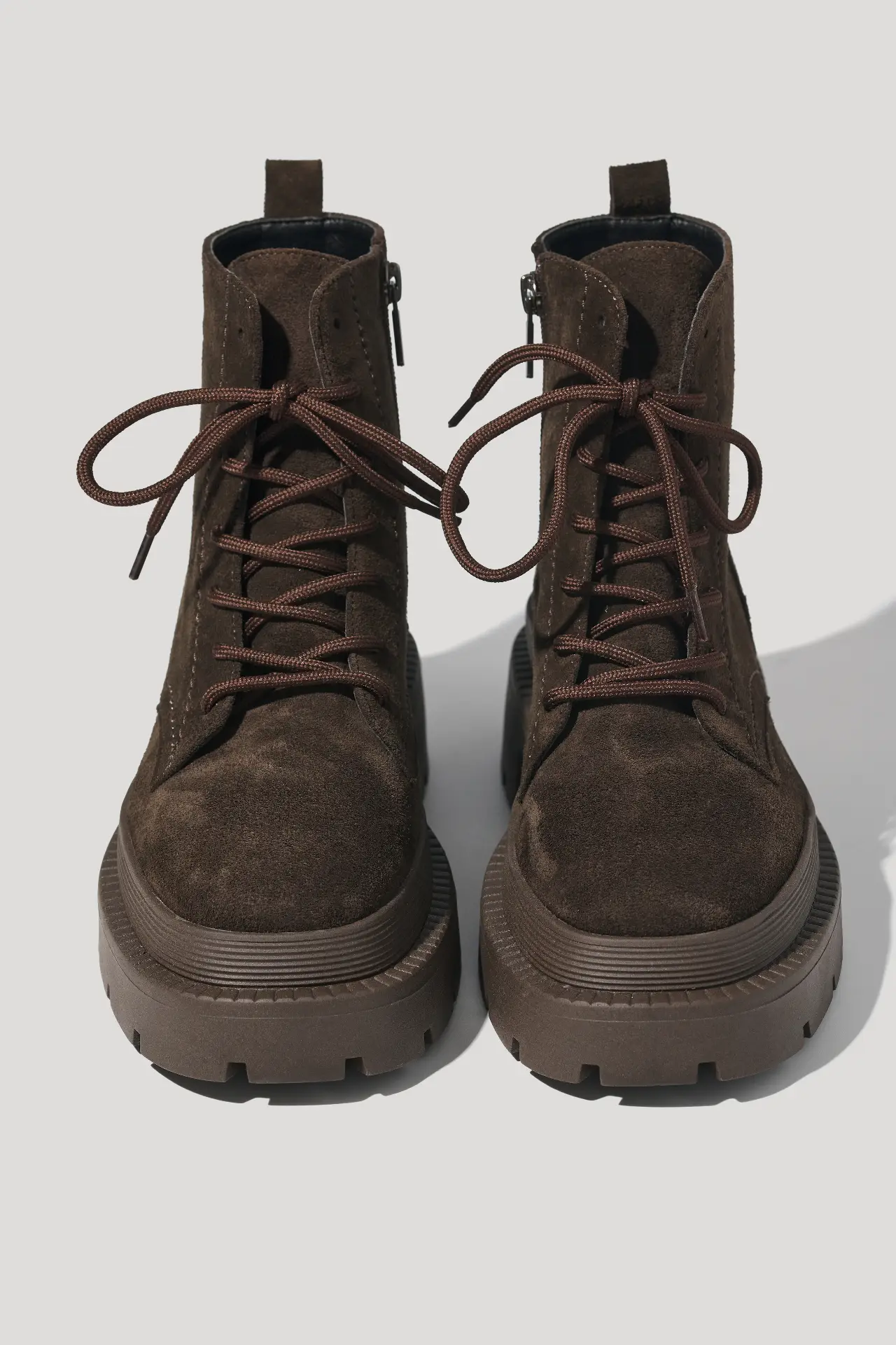 Черевики шоколадні замшеві на масивній підошві з байкою