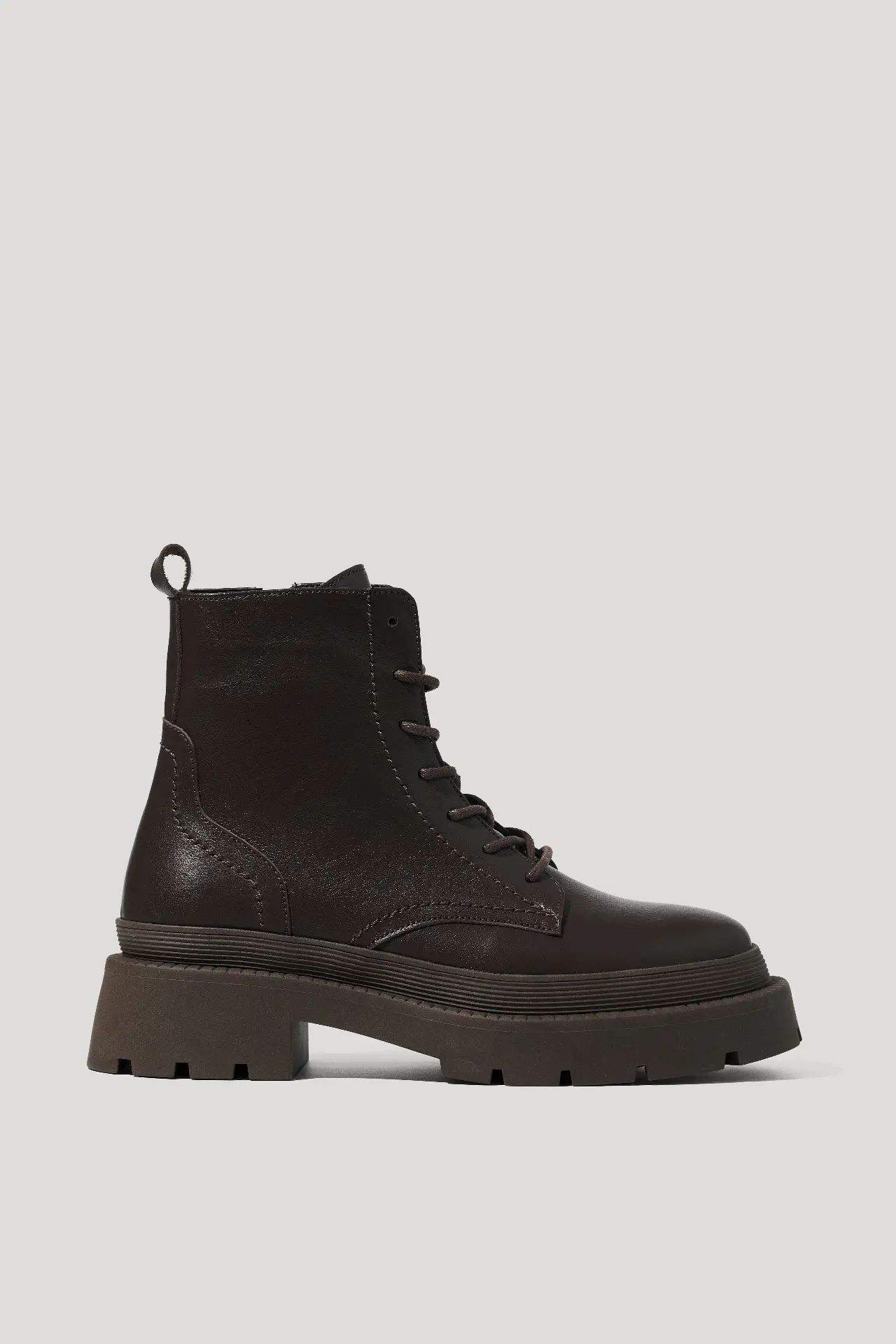 Черевики шоколадні шкіряні на масивній підошві з байкою