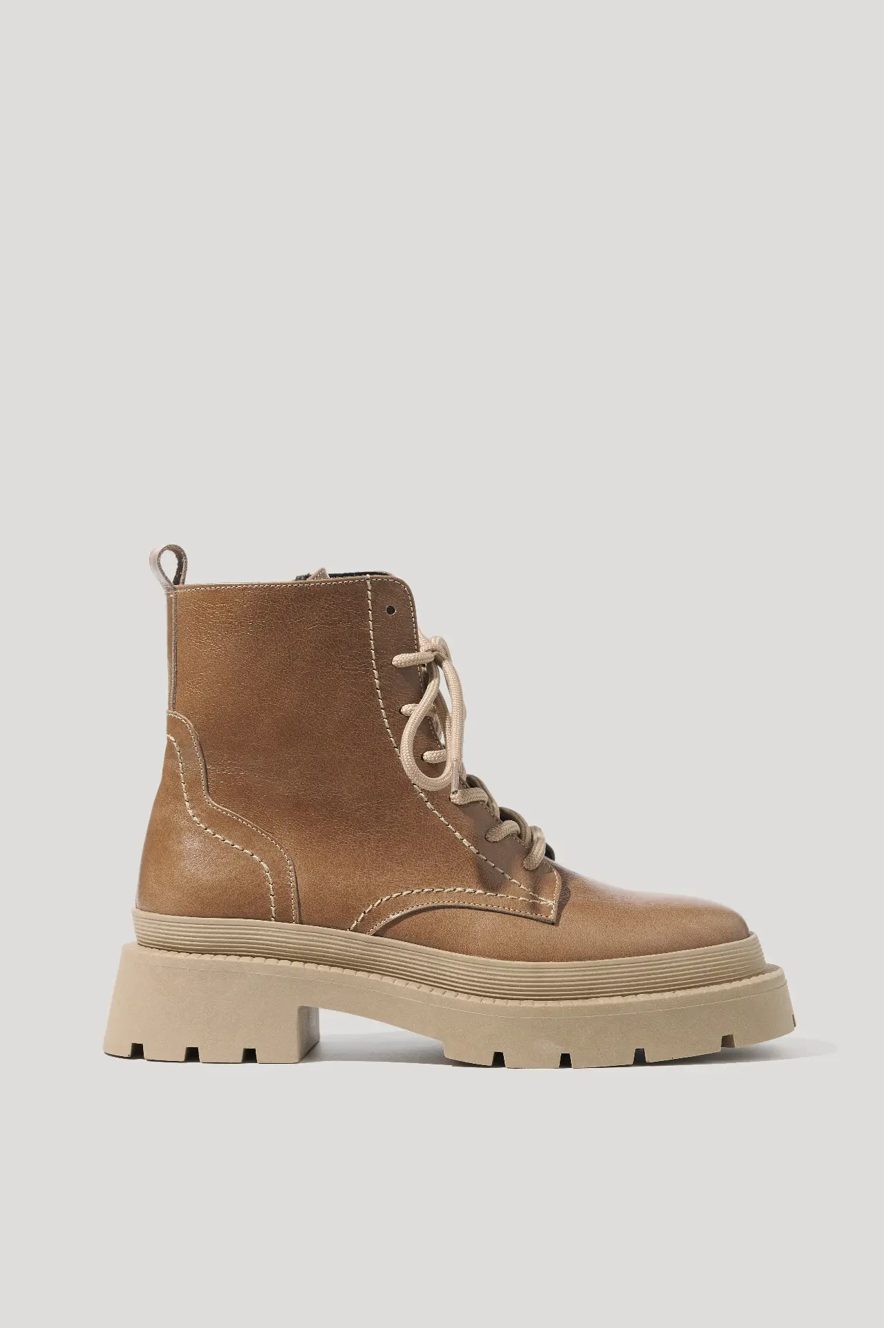 Черевики капучинові шкіряні на масивній підошві з байкою