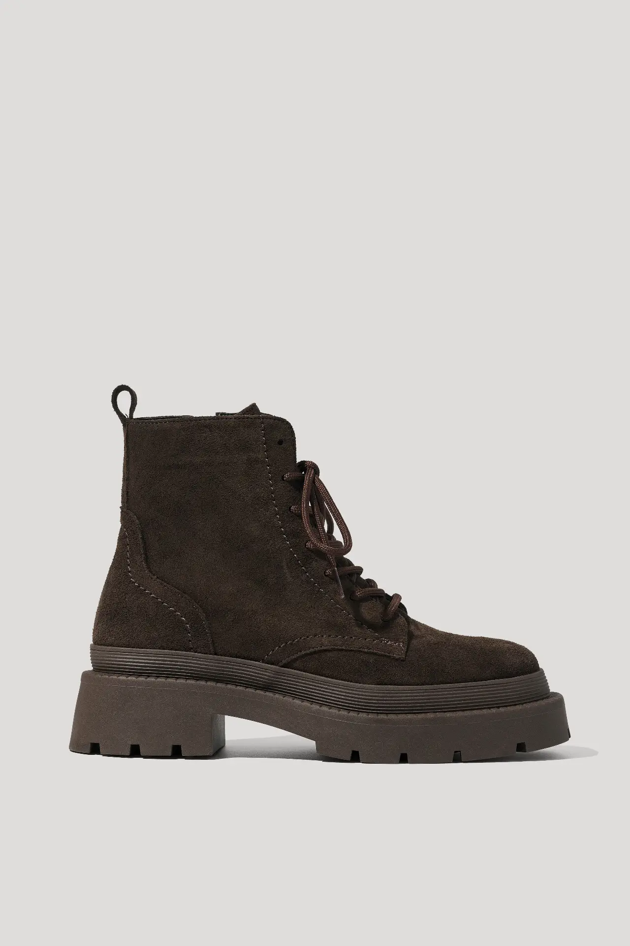 Черевики шоколадні замшеві на масивній підошві з набивним хутром