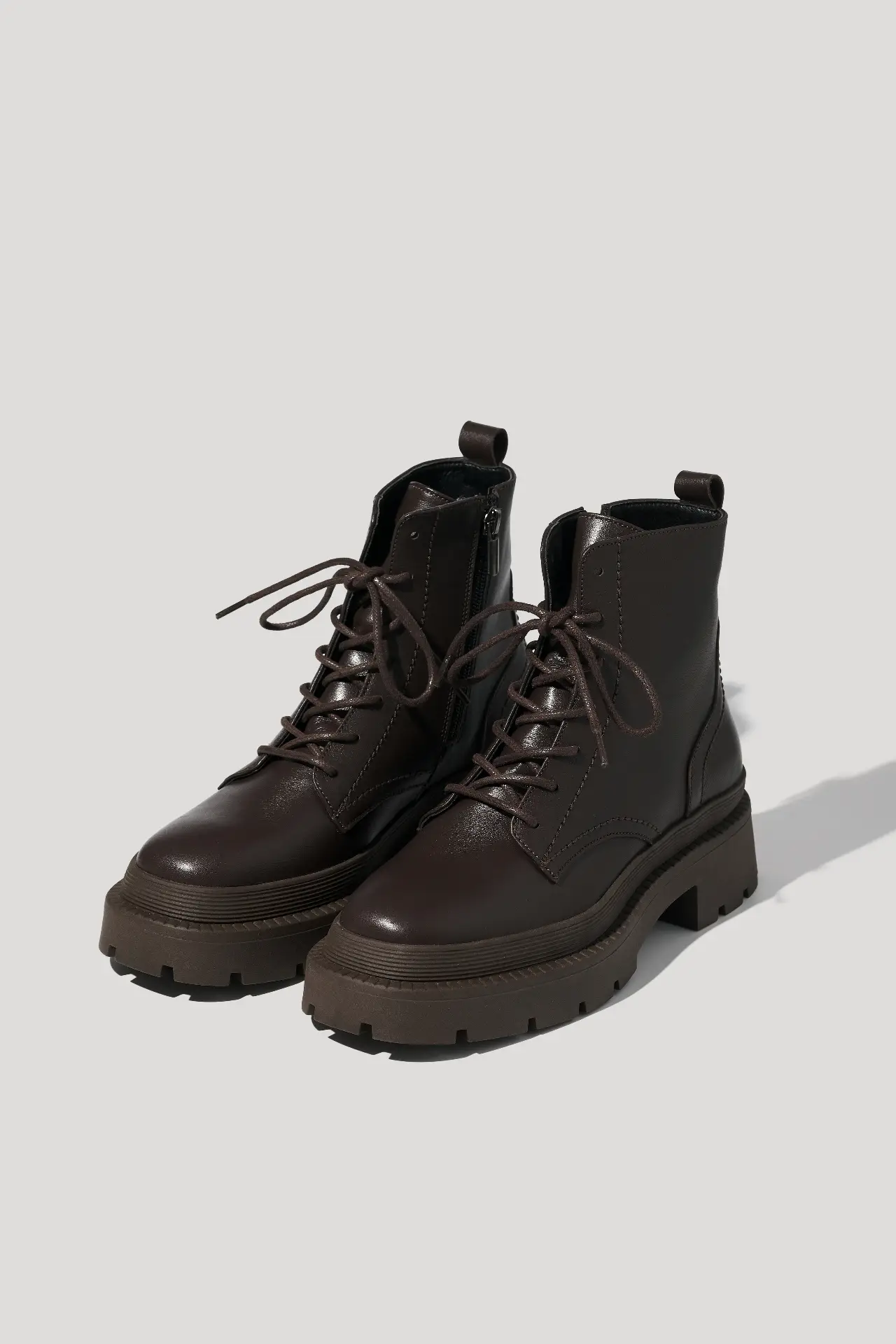 Черевики шоколадні шкіряні на масивній підошві з набивним хутром