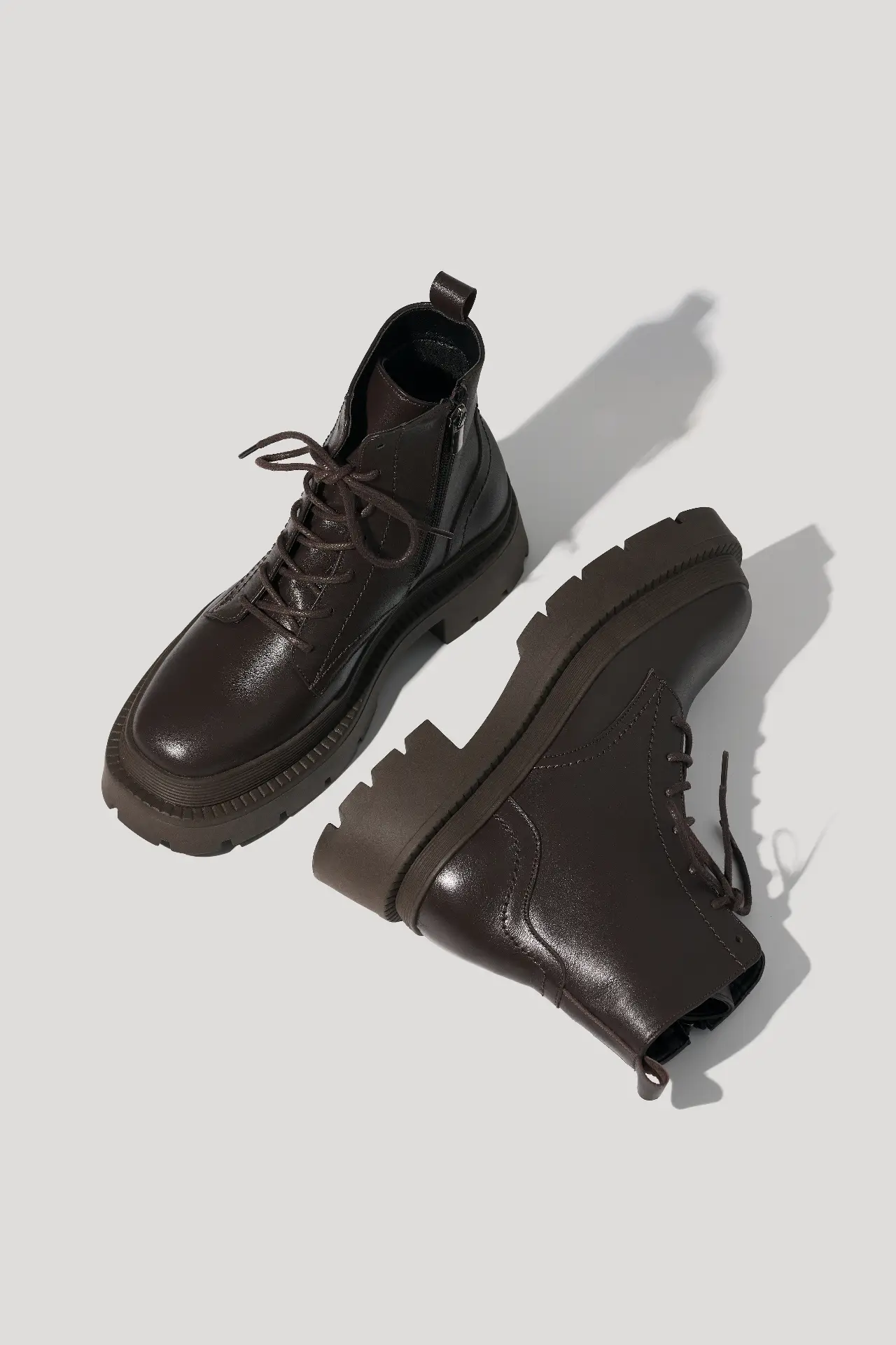 Черевики шоколадні шкіряні на масивній підошві з натуральним хутром