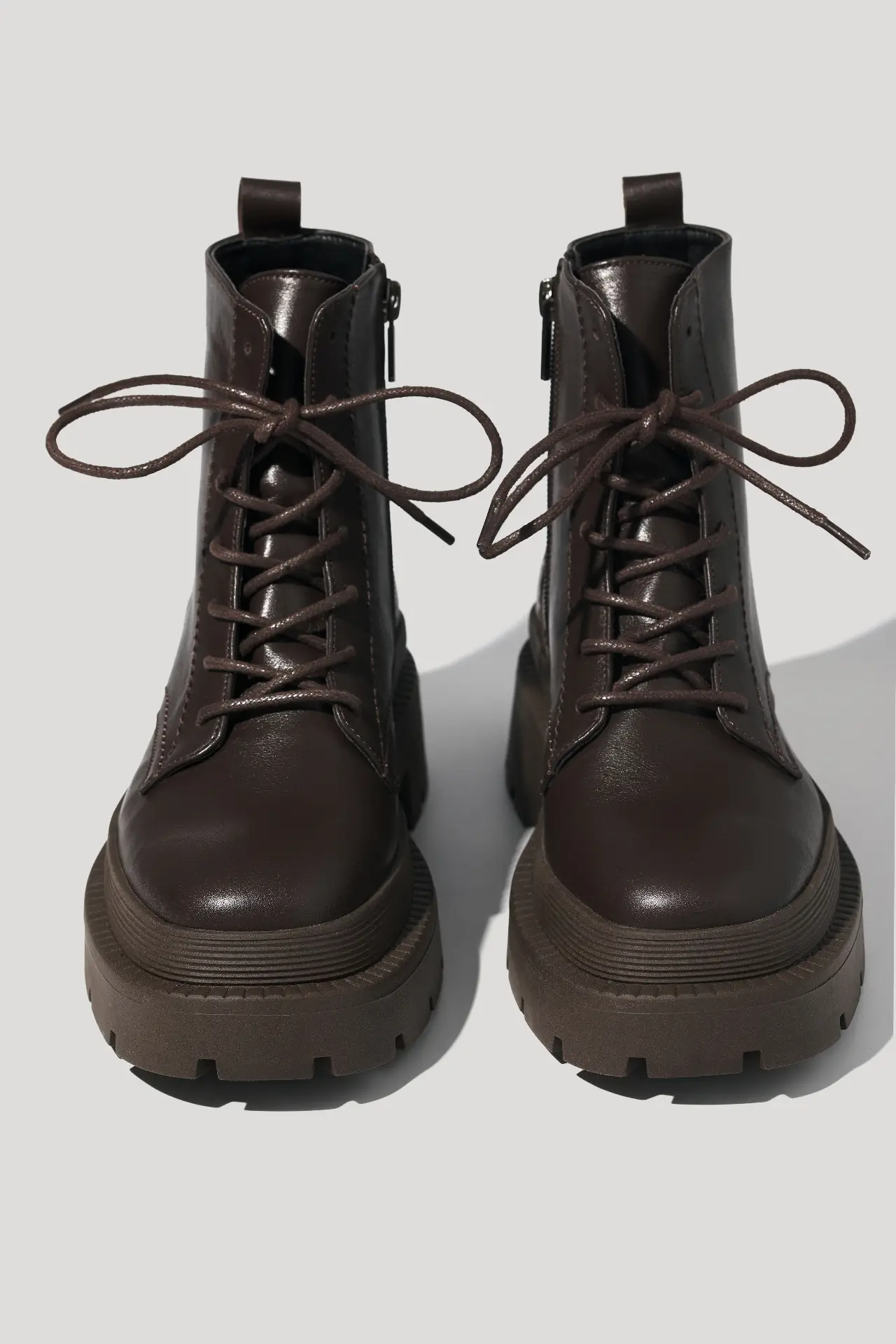 Черевики шоколадні шкіряні на масивній підошві з натуральним хутром