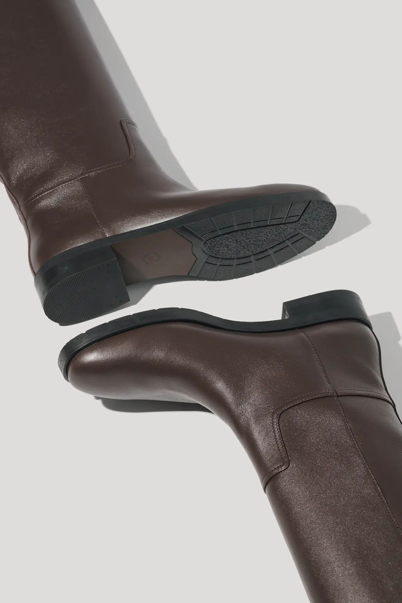 Чоботи в жокейському стилі шоколадні шкіряні з набивним хутром