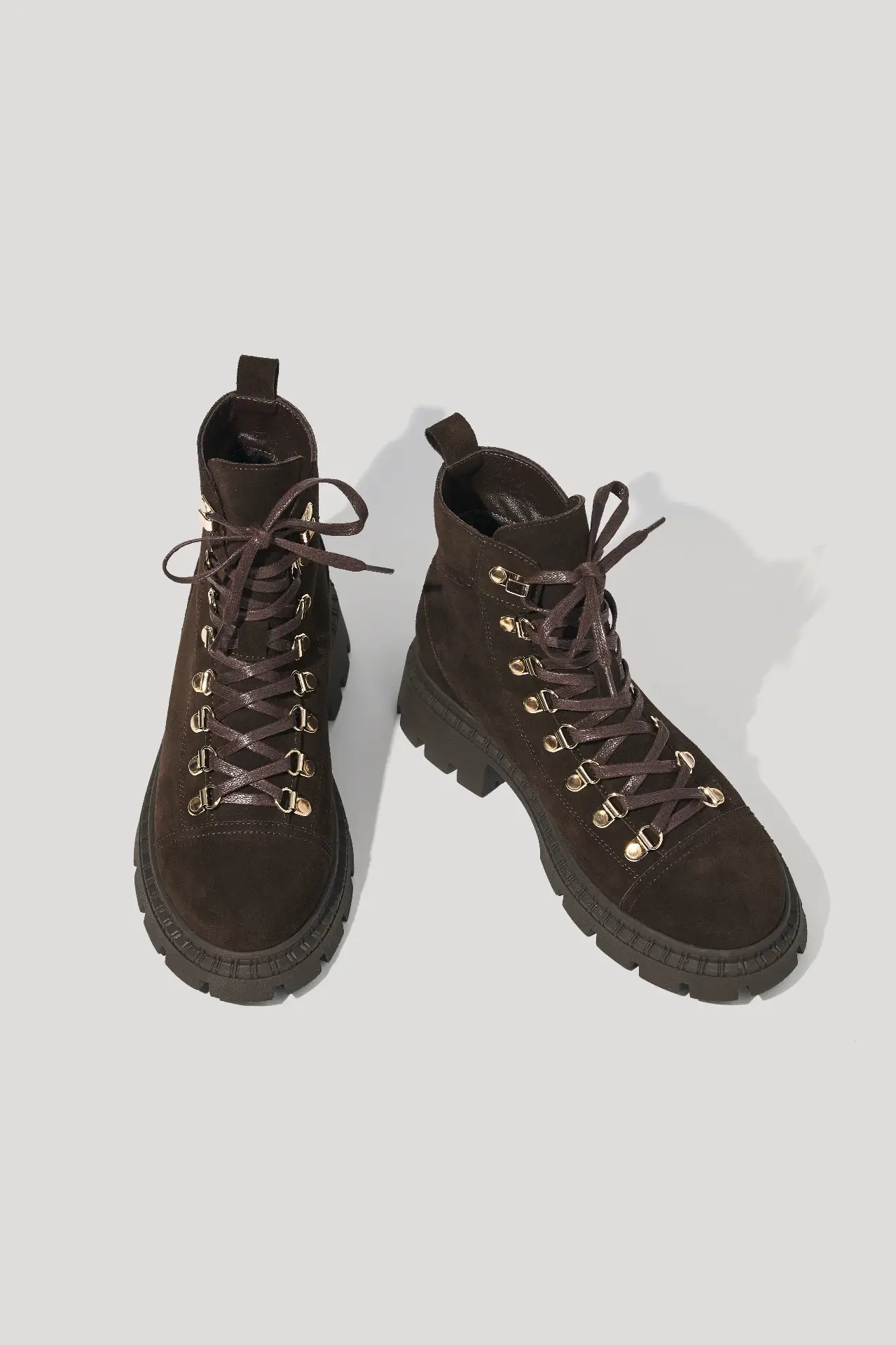 Черевики на шнурках шоколадні замшеві з набивним хутром