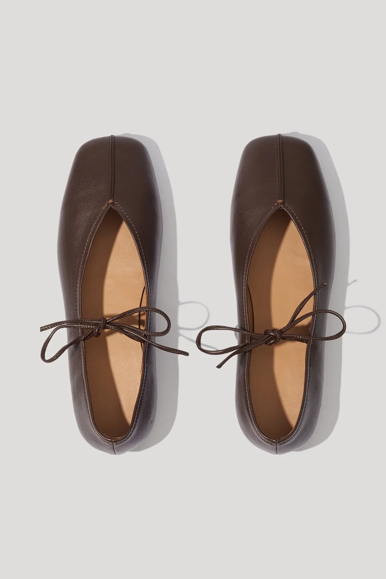Балетки шоколадні шкіряні із зав'язками