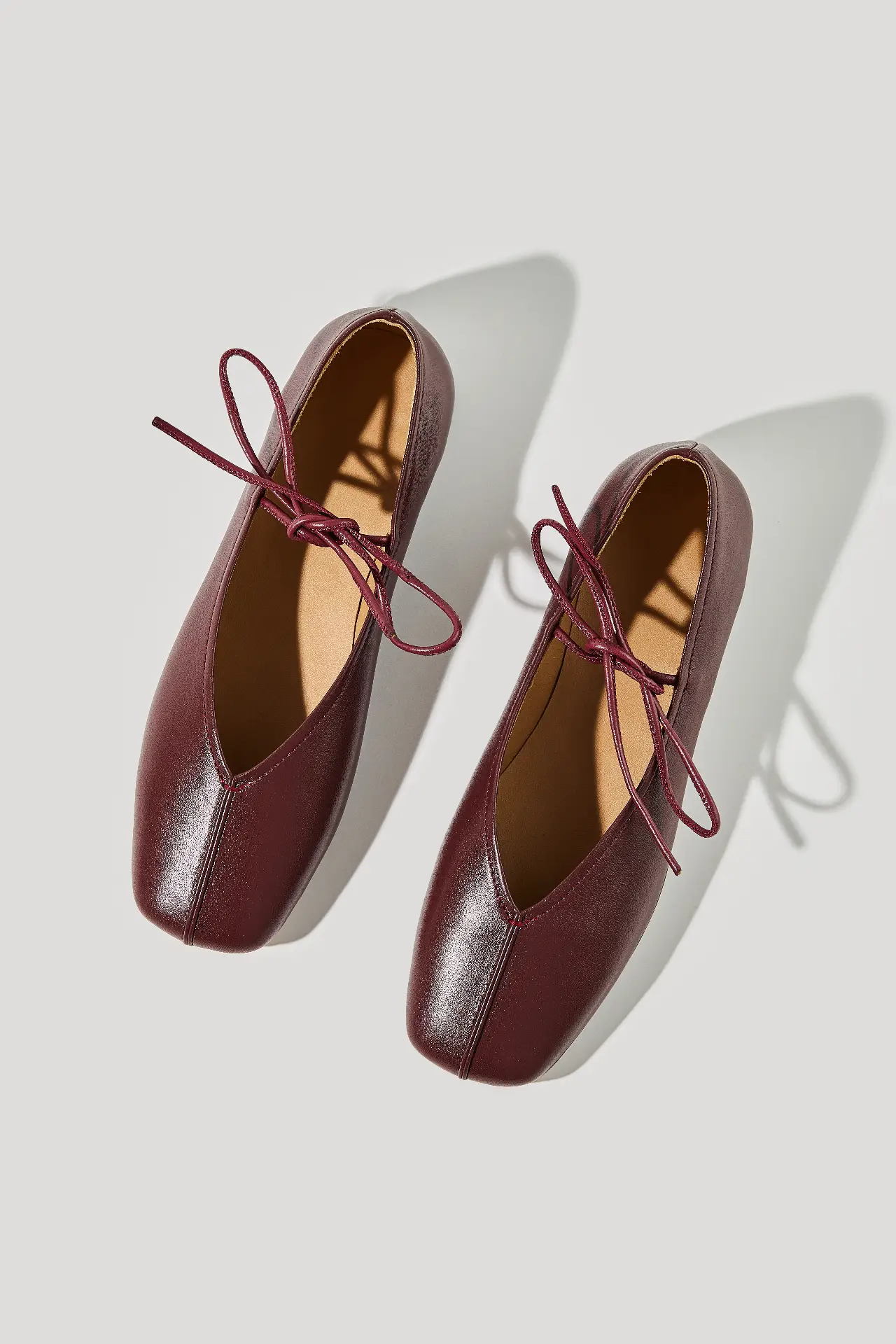 Балетки бордові шкіряні із зав'язками