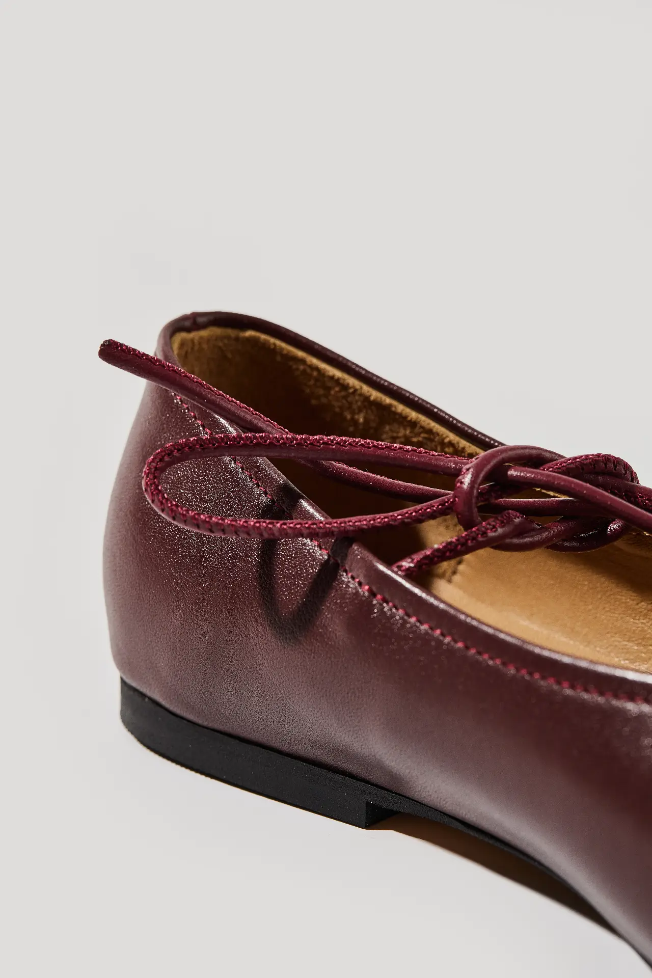 Балетки бордові шкіряні із зав'язками
