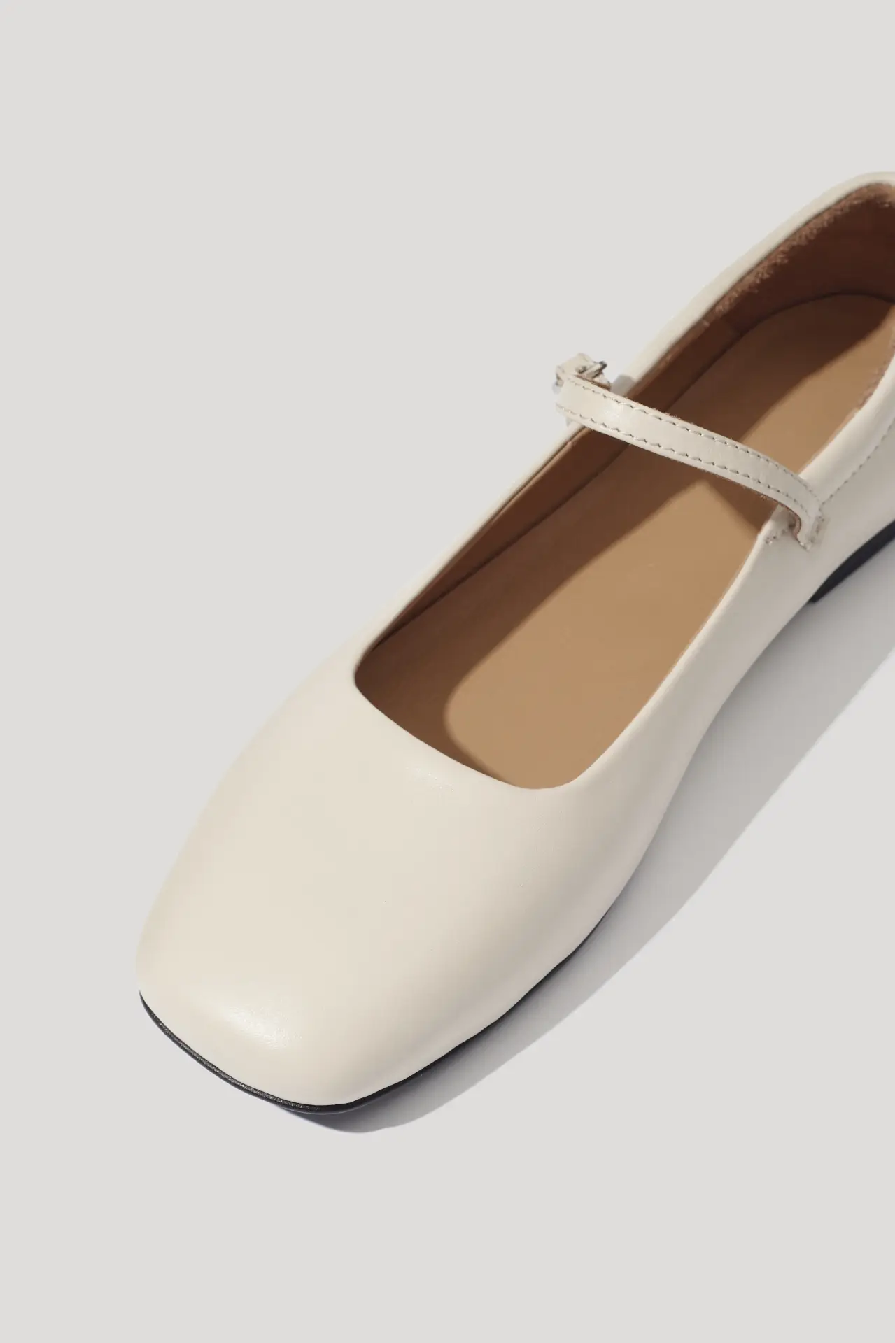 Балетки бежеві шкіряні Mary Jane