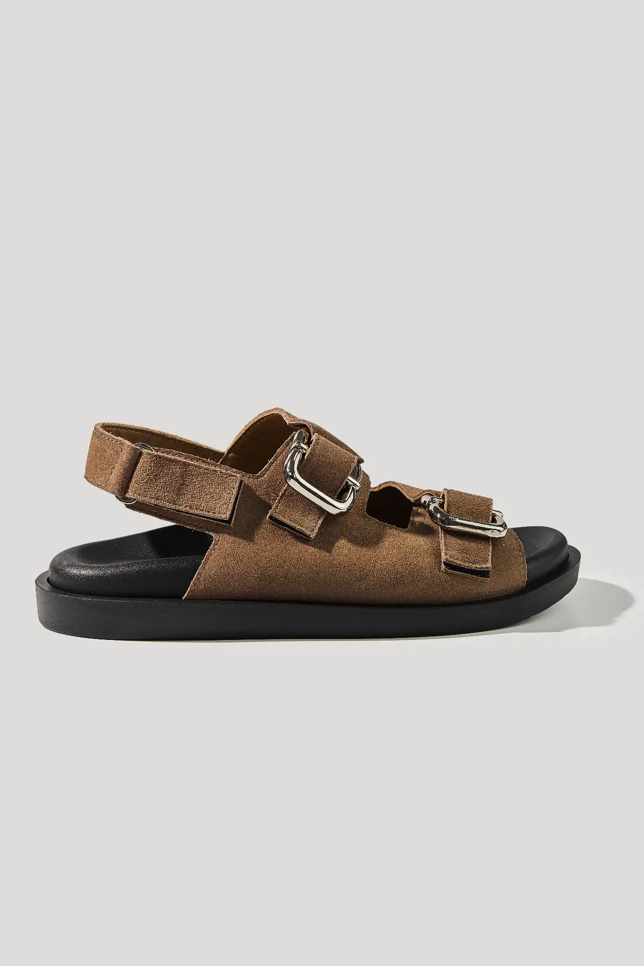 Босоніжки горіхові замшеві з масивною фурнітурою та липучками