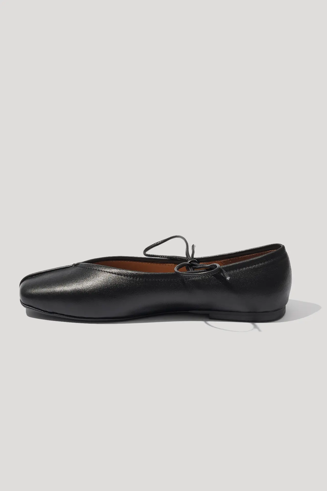Балетки чорні шкіряні із зав'язками