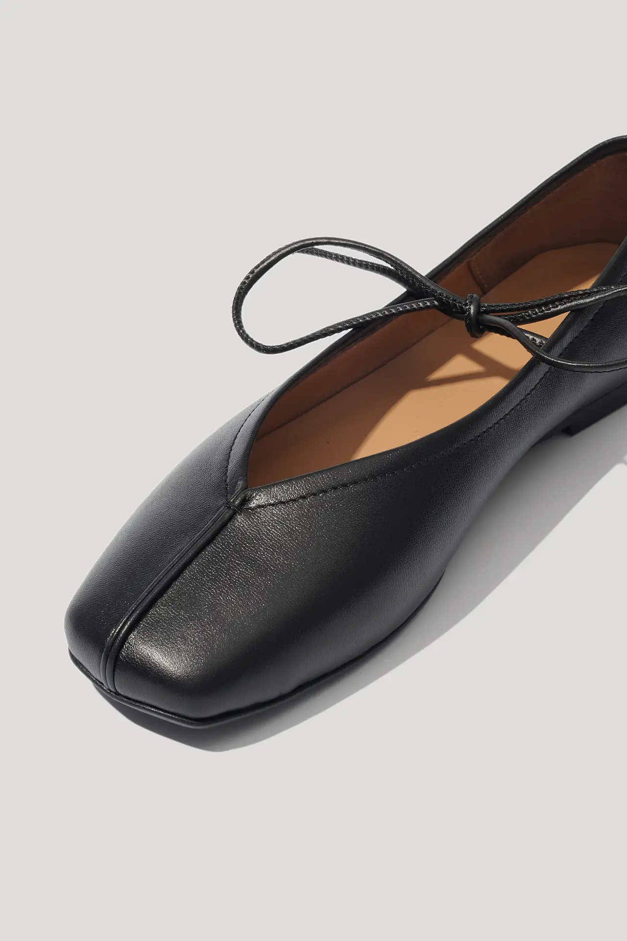 Балетки чорні шкіряні із зав'язками