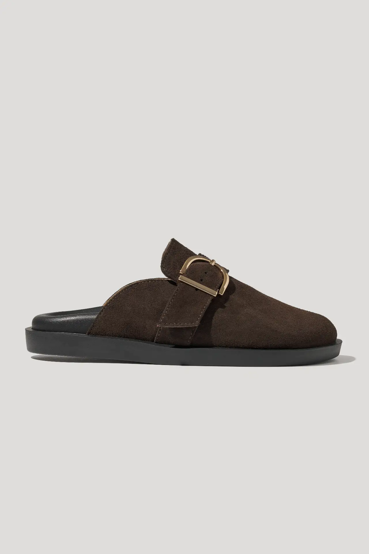 Клоги шоколадні замшеві з пряжкою