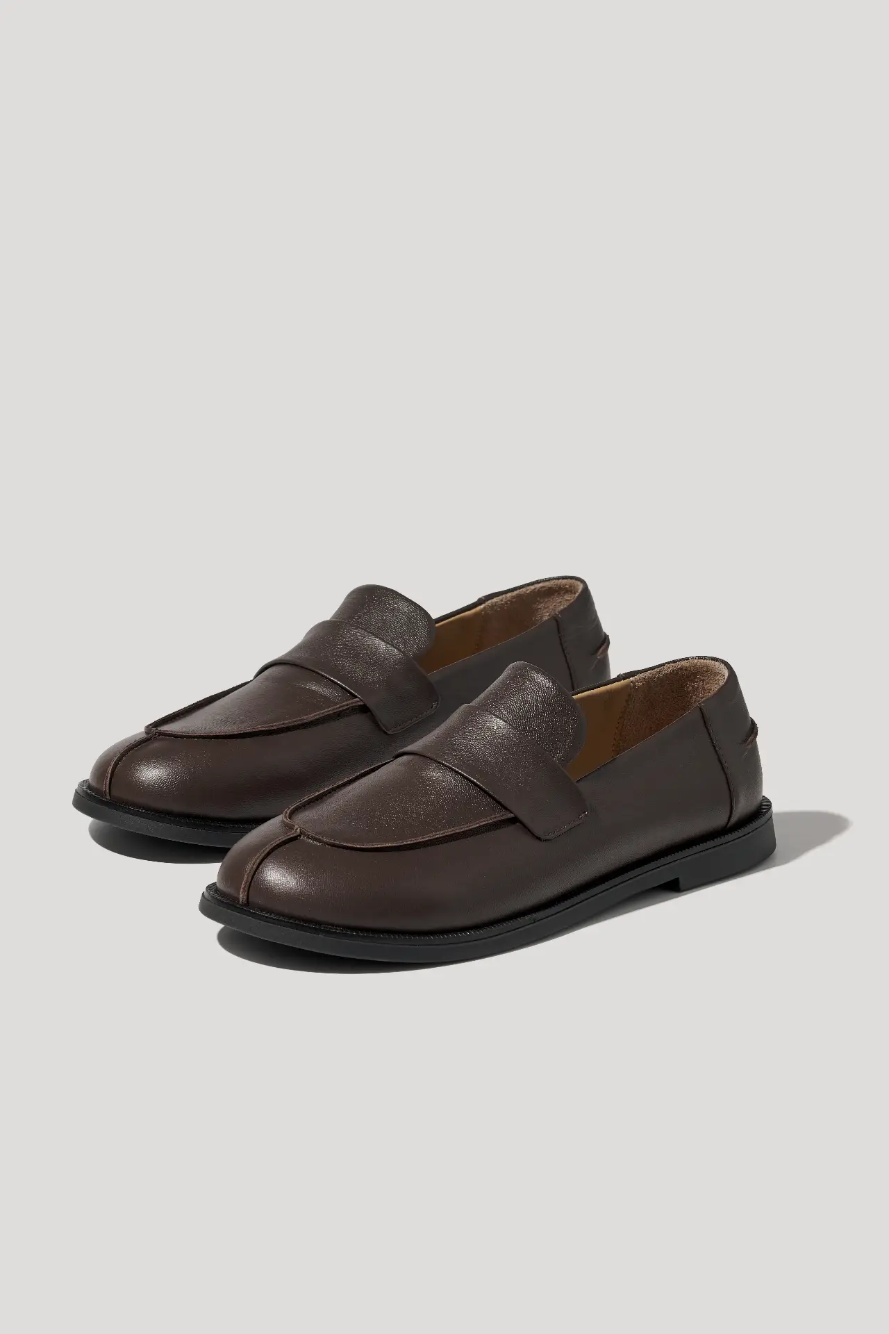 Лофери шоколадні шкіряні з круглим мисом